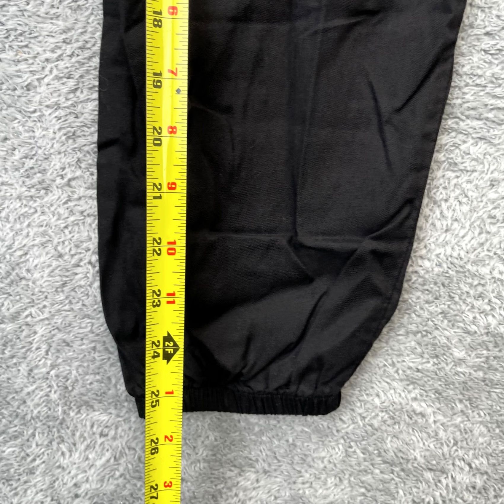 Uniqlo VINTAGE Uniqlo Pants Womens Large Black Jogger Elastic Waist Tapered Drawstring City College Size 30" / US 8 / IT 44 - 7 Thumbnail