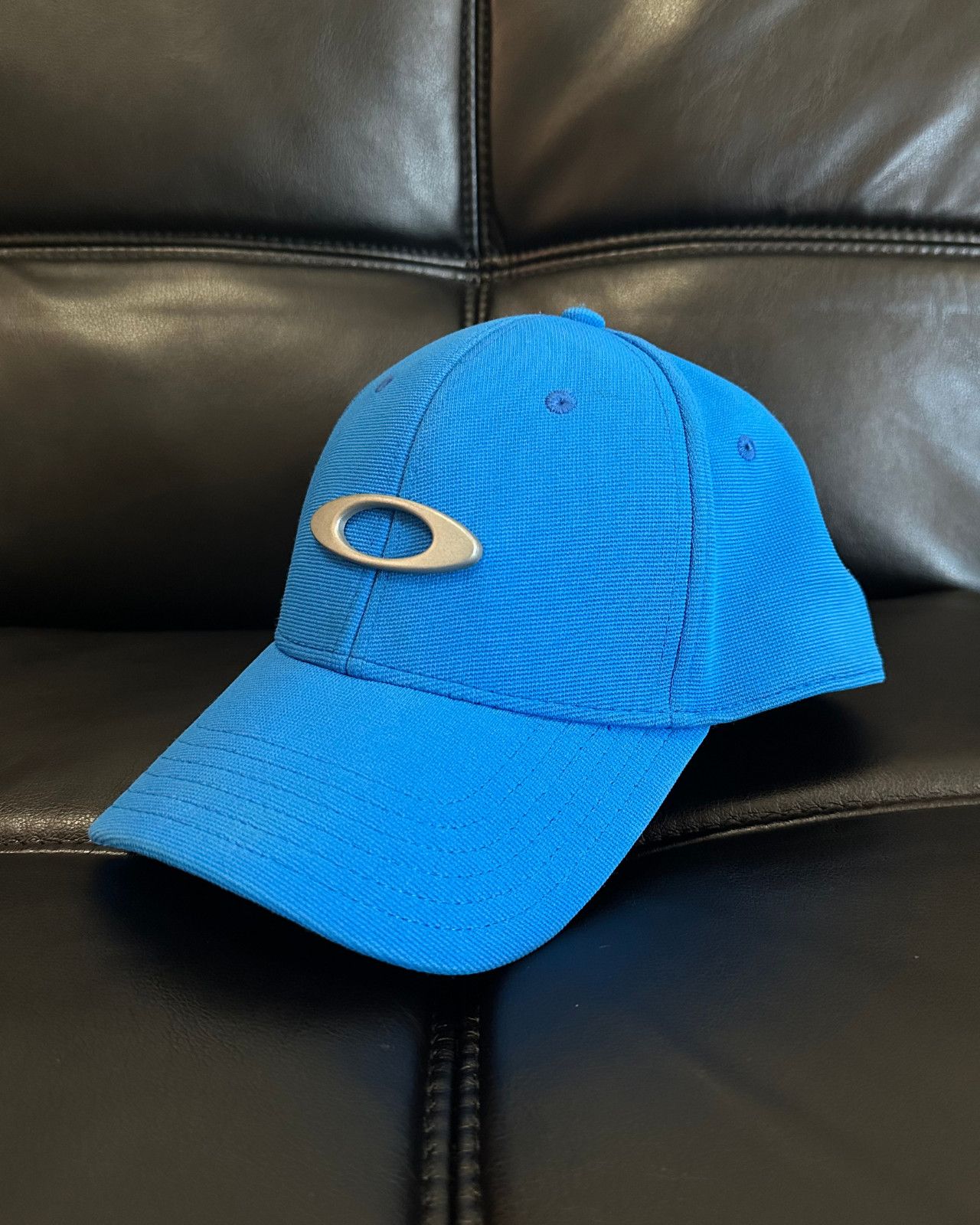 Blue oakley hat sales
