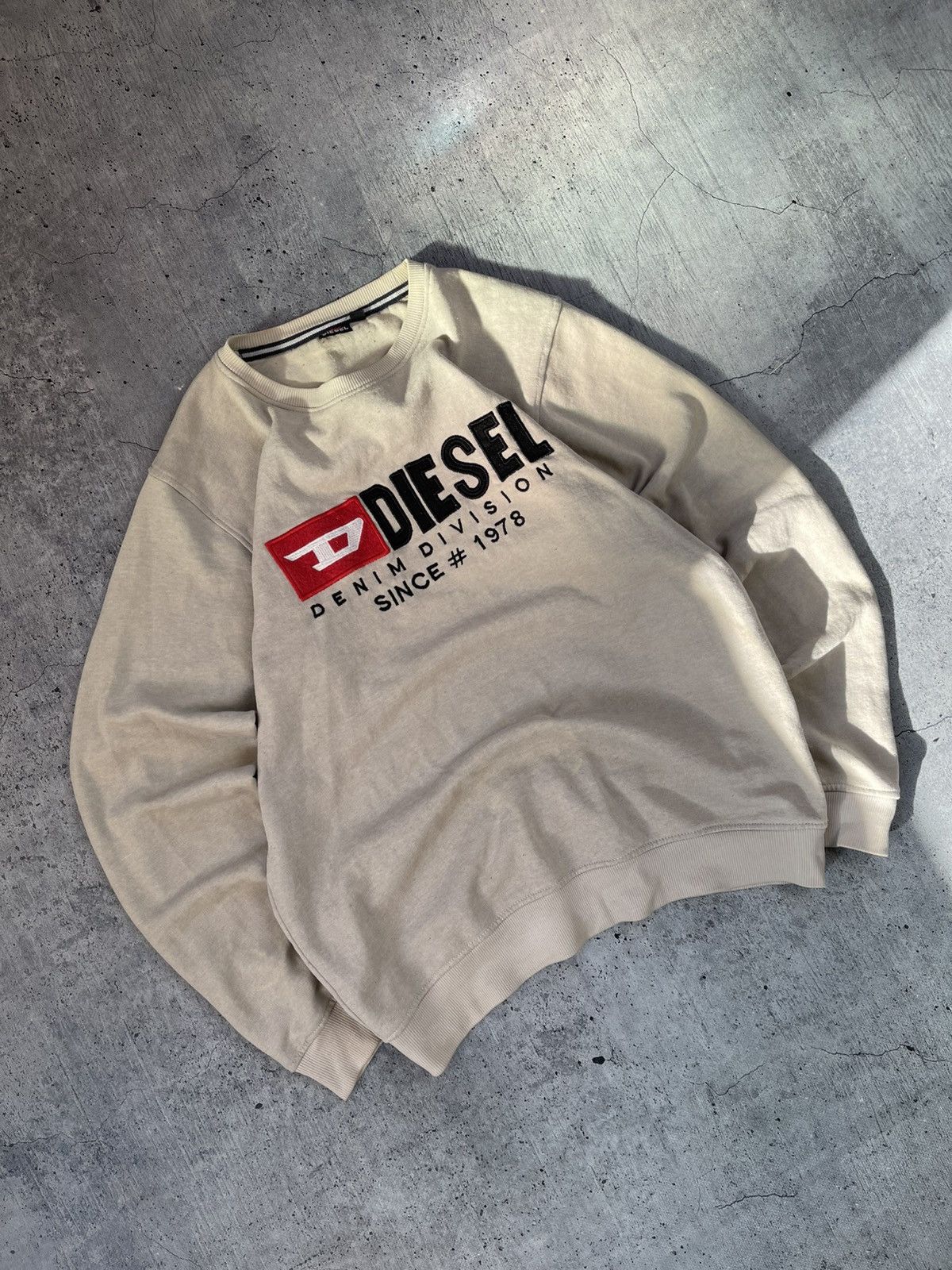Diesel × Vintage Vintage Sweatshirt Diesel Division denim big logo size m Size US M / EU 48-50 / 2 - 1 Thumbnail