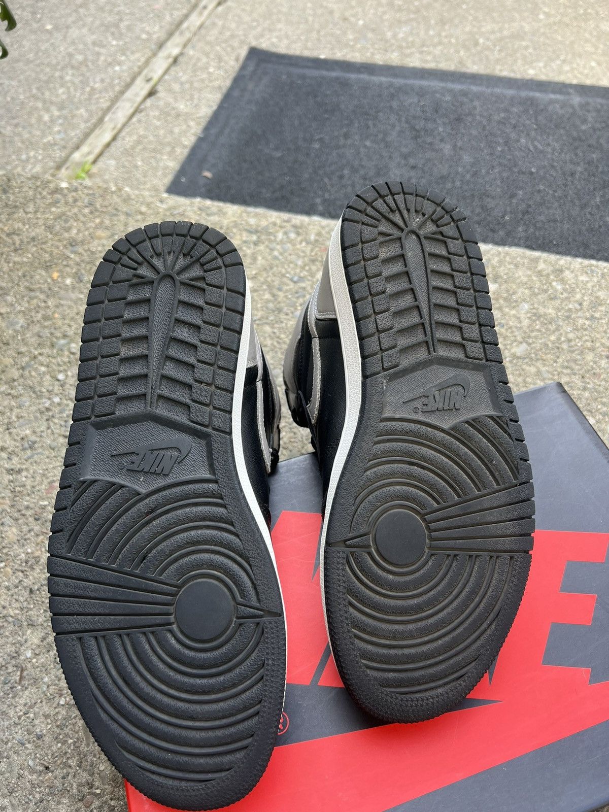 Jordan Brand × Nike Jordan Retro 1’s Shadow Size US 8.5 / EU 41-42 - 6 Thumbnail
