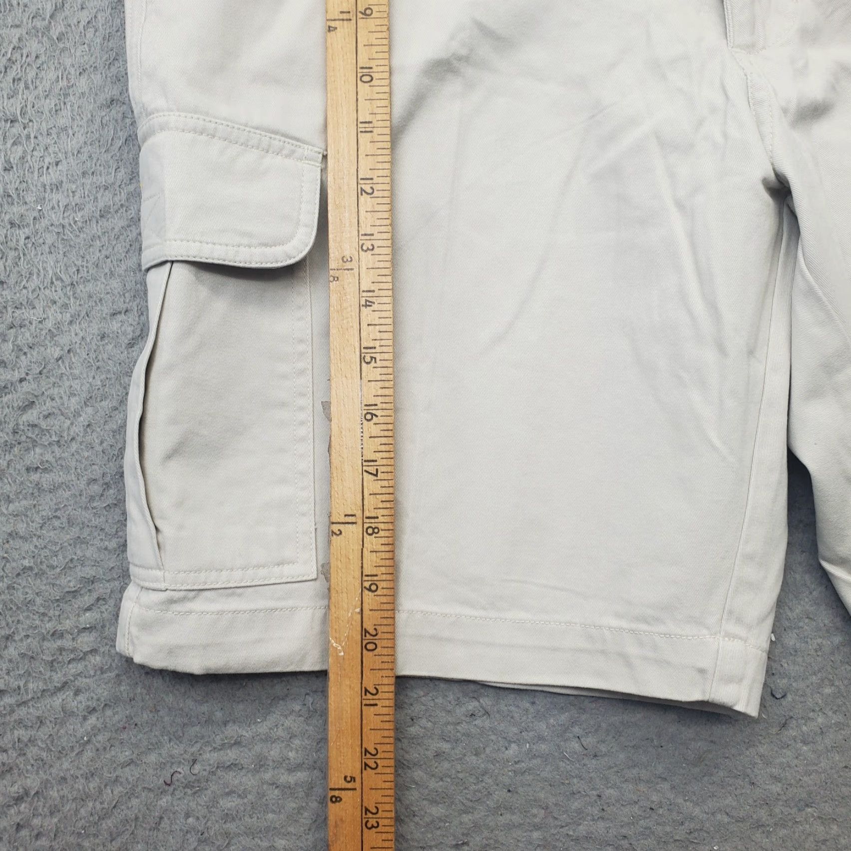 Arrow Arrow Khakis Mens 34W Tan Classic Fit Casual Cargo Pocket Shorts Mens 34 Tan Cargo Pocket 8.75 Inseam 100% Cotton Size US 34 / EU 50 - 3 Thumbnail