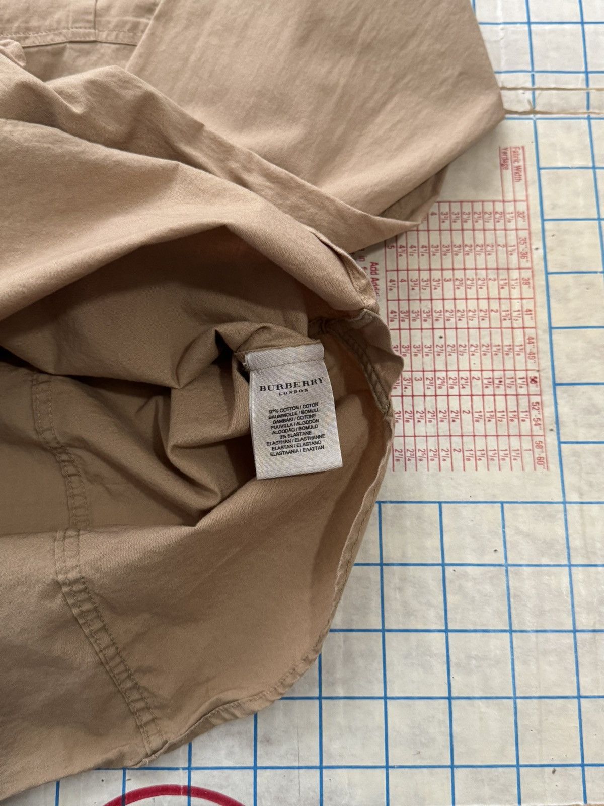 Burberry Burberry Two Pocket Light Tan Button Up Shirt Size LargeSlim Size US L / EU 52-54 / 3 - 8 Thumbnail