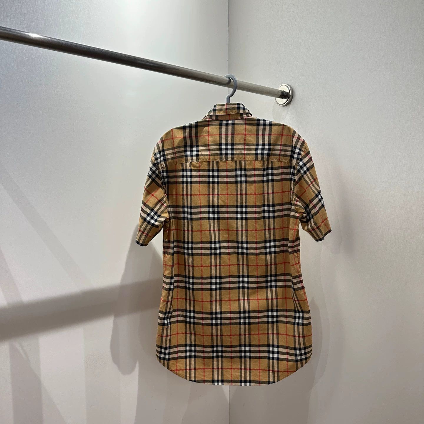 Burberry Burberry Classic Check ShortSleeve Shirt XS Cotton Size US XS / EU 42 / 0 - 2 Thumbnail