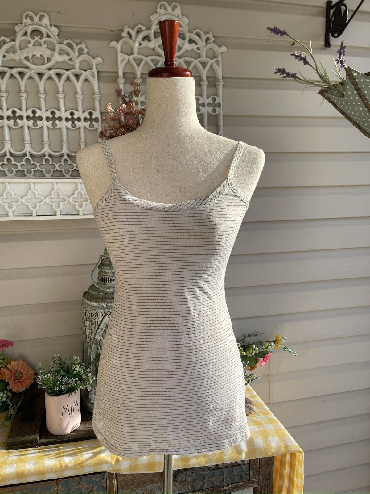 BKE BKE Cream Cami With Thin Gold Stripes Size M / US 6-8 / IT 42-44 - 1 Thumbnail