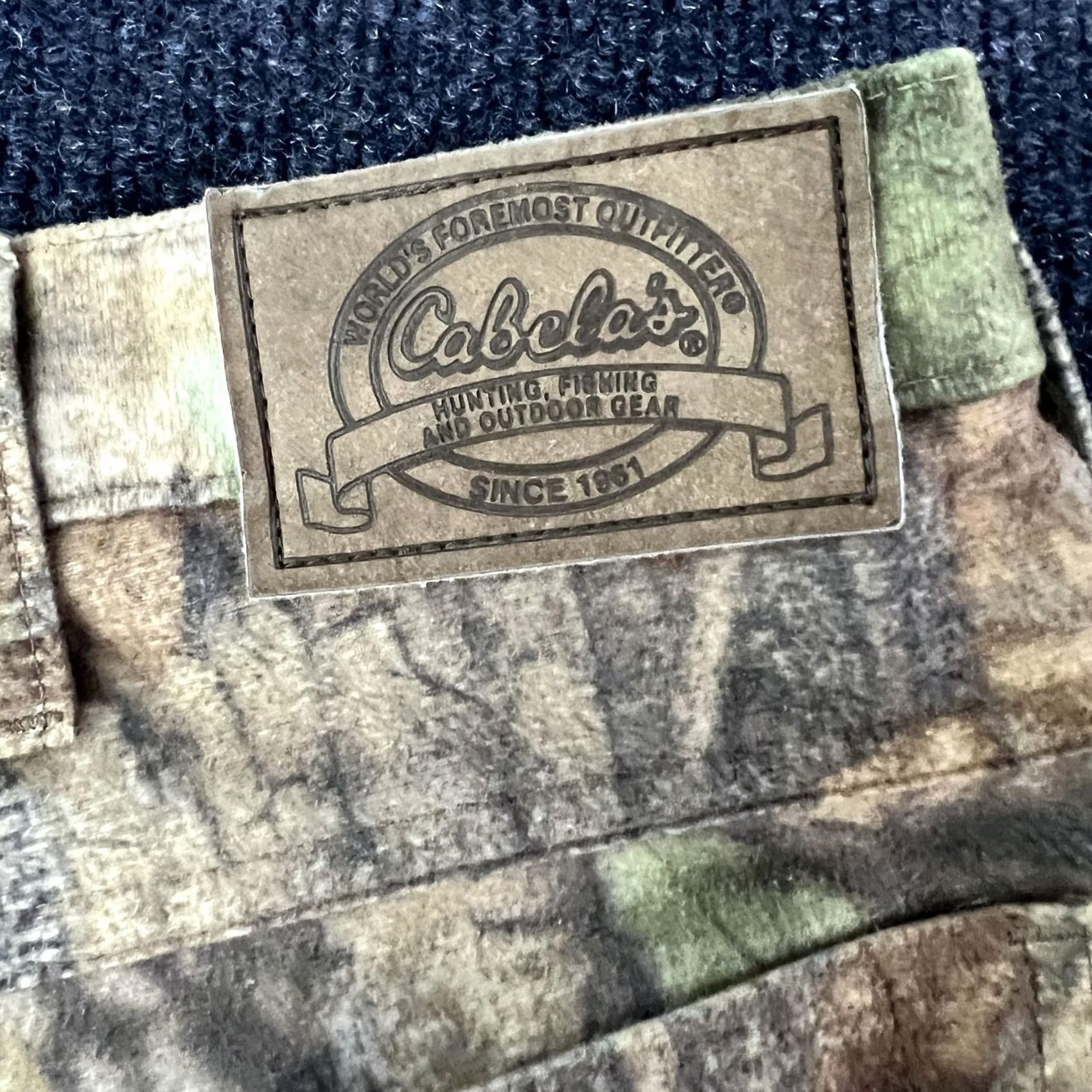 Vintage Material & Features: P Polyester Fleece and Camouflage - key attributes Size US 42 / EU 58 - 7 Thumbnail