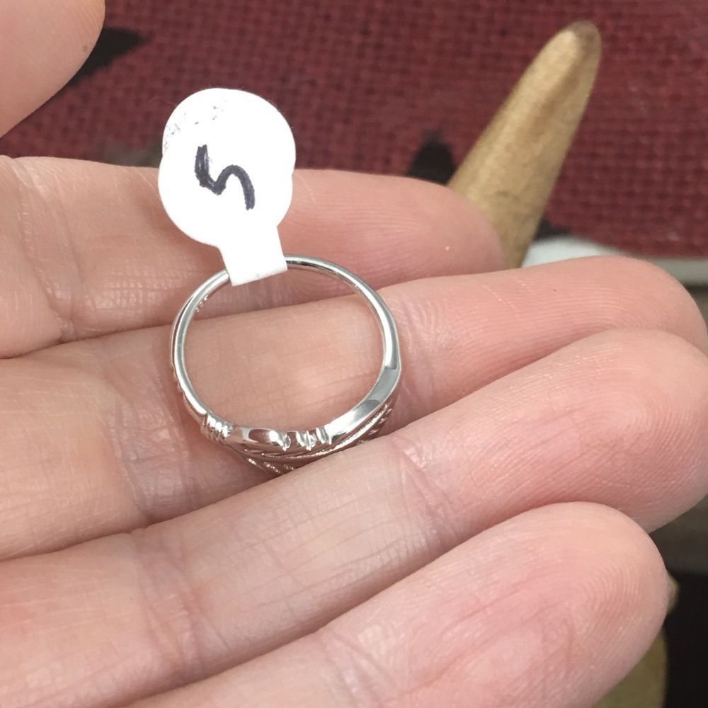 The Unbranded Brand Sterling Silver Leaf Ring Size 7 Size ONE SIZE - 6 Thumbnail