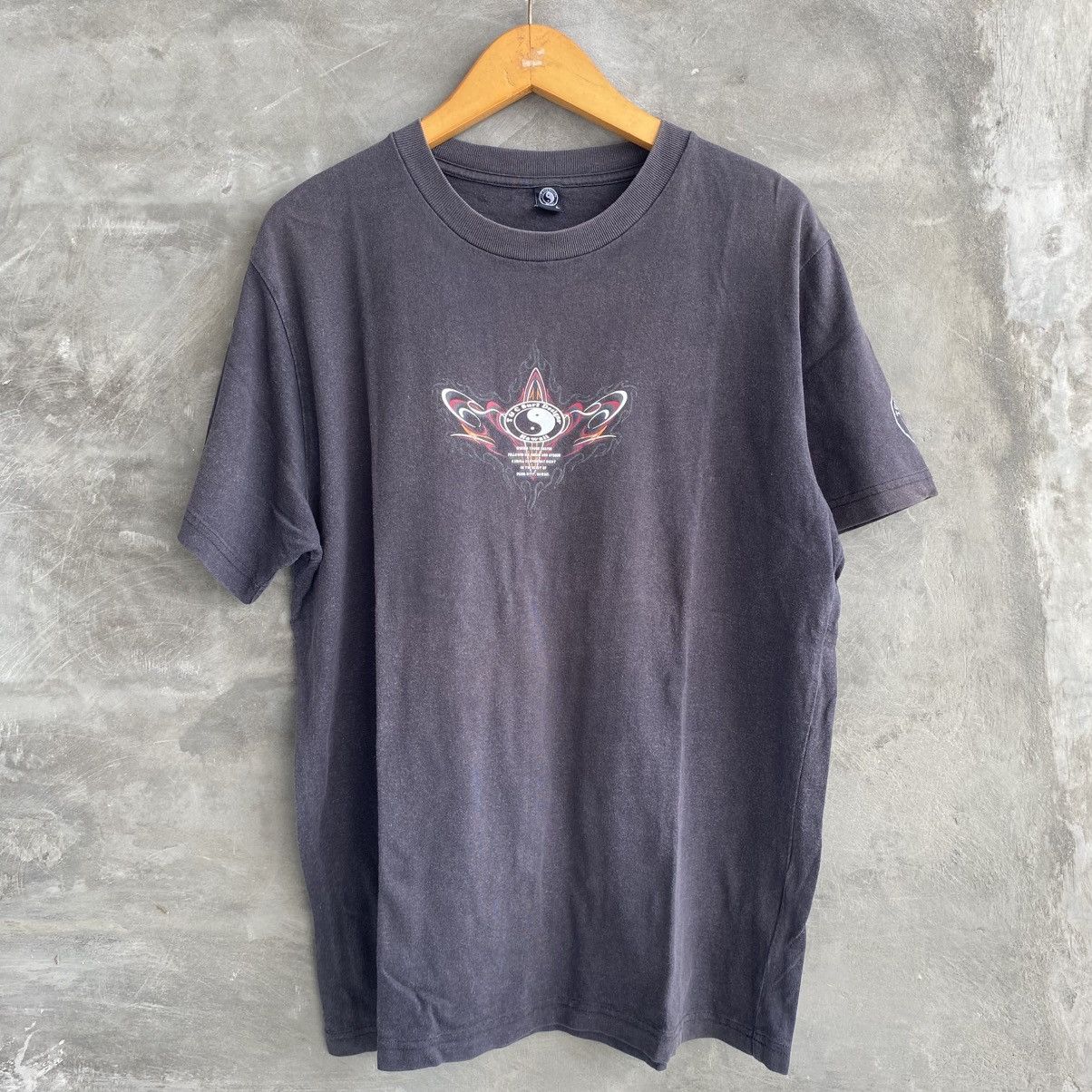 Other Rare Vintage 90s T&C Surf Hawaii Yin Yang Tribal Graphic Tee Size US L / EU 52-54 / 3 - 1 Thumbnail