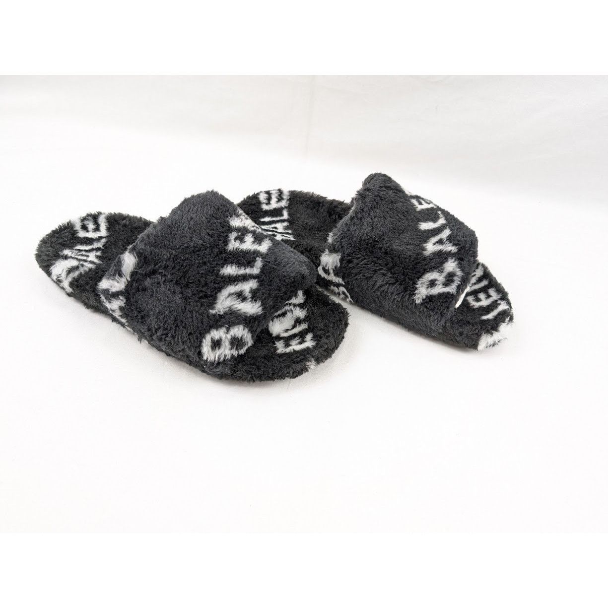 Balenciaga o1rshd1 Q:3 / Allover Logo Furry Slide in Black/White Size US 8 / EU 41 - 13 Thumbnail