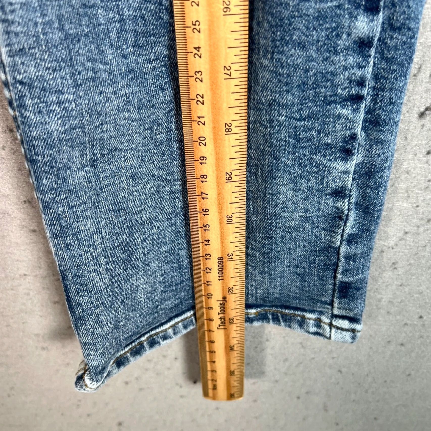 FatFace Fat Face Jeans Capri Womens 8R Blue Denim Mid Wash 5-Pocket Zip Inseam 24 in Machine Washable Size 30" / US 8 / IT 44 - 6 Thumbnail
