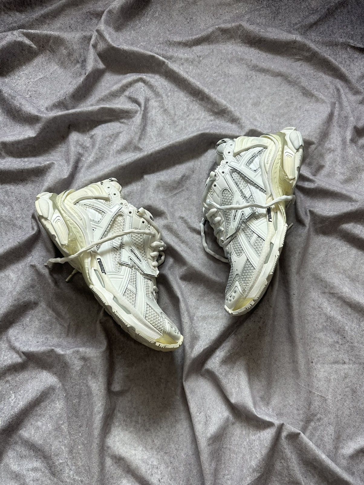 Balenciaga Balenciaga Runner Leathe Free White Sneakers Shoes Size US 10 / EU 43 - 3 Thumbnail