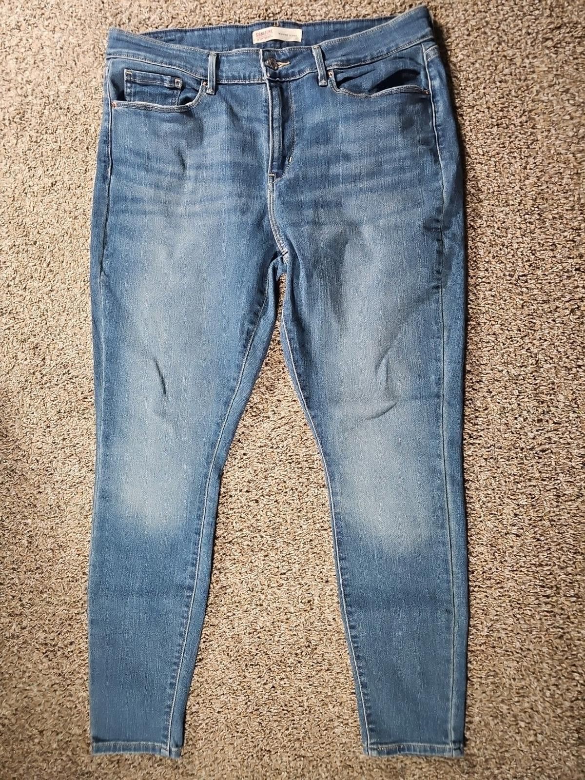 Levi's Signature Levi Strauss Mid Rise Skinny 16M 33x30 Jeans Size 38" / US 16 / IT 52 - 1 Thumbnail
