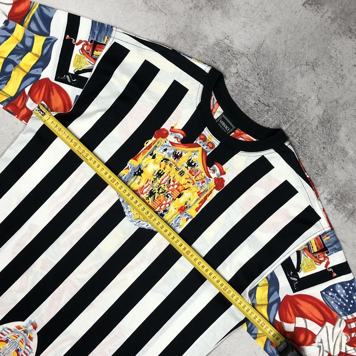 Versace Vintage 90s Versace Jeans Couture AOP Flags Heraldry Tee Size US XL / EU 56 / 4 - 17 Thumbnail