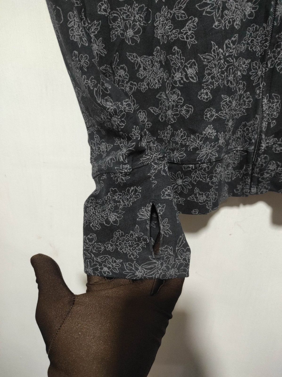 Uniqlo Uniqlo Floral zip fur hoodie ifsix LGB style Size US S / EU 44-46 / 1 - 6 Thumbnail