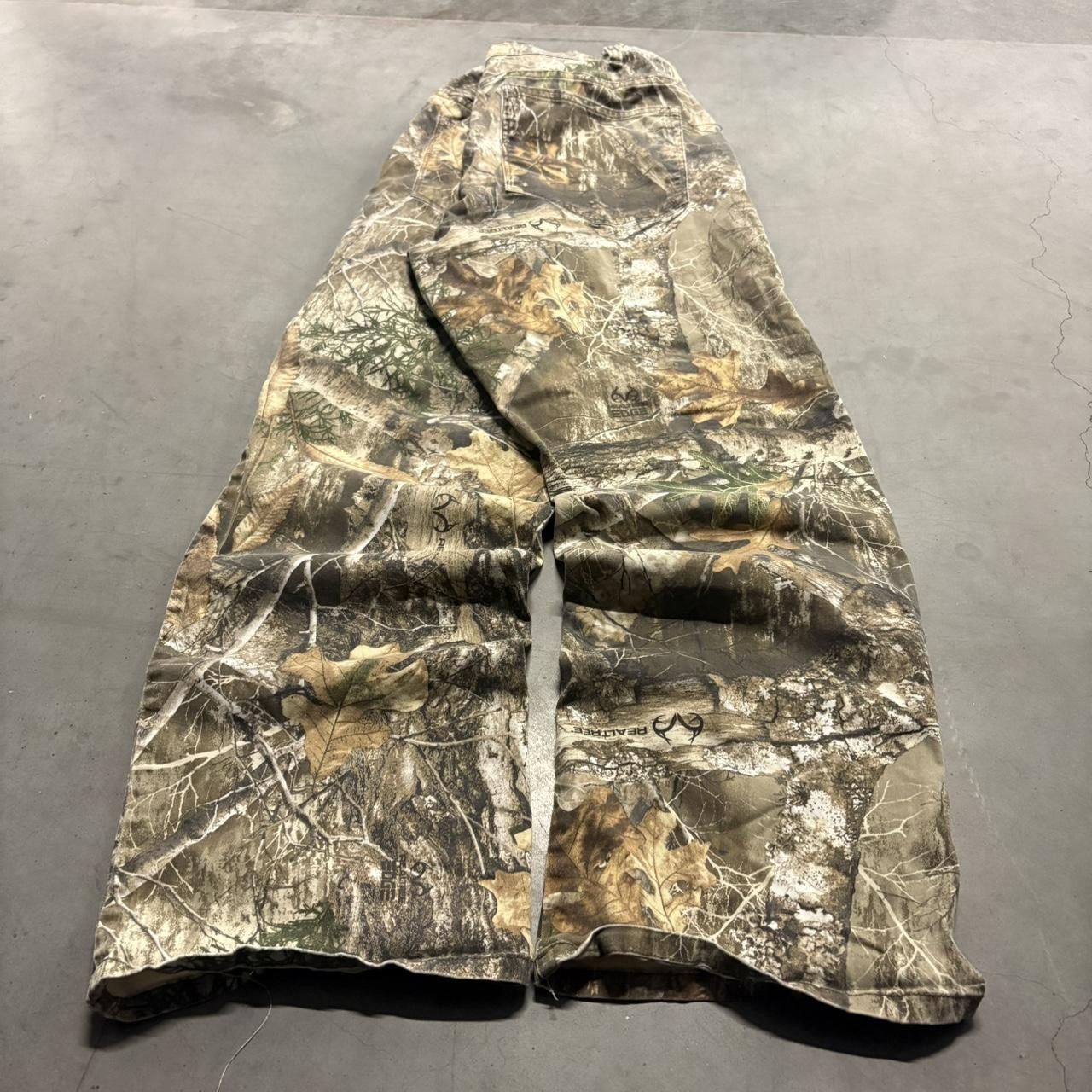 Realtree Crazy Vintage Y2K/2000s Baggy RealTree Real Camo Streetwear Outdoor Skater Style Denim Jeans! Size US 38 / EU 54 - 5 Thumbnail
