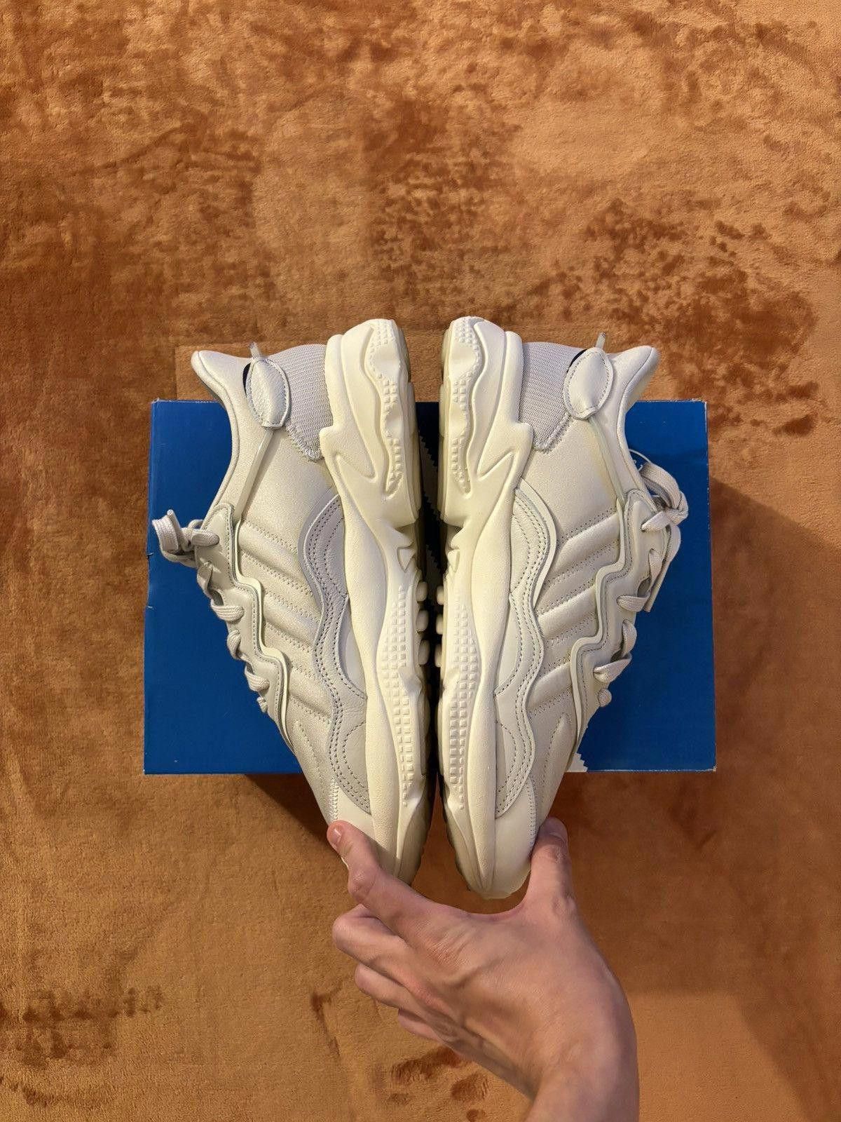 Adidas Adidas “Ozweego” Size US 10 / EU 43 - 4 Thumbnail