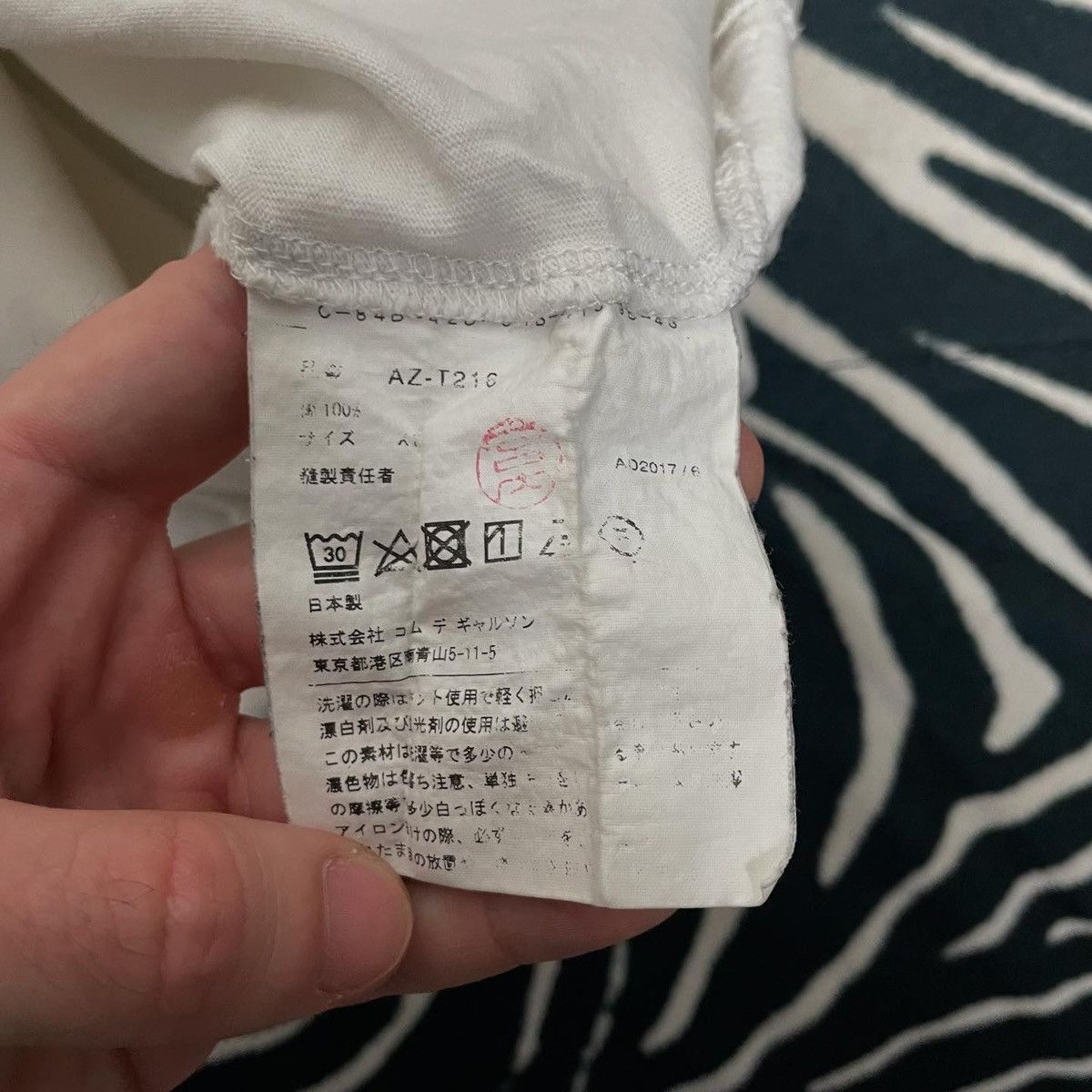 Comme des Garcons PLAY Comme Des Garçons Play CDG T-Shirt Mini Logo Heart Tee Size US XL / EU 56 / 4 - 4 Thumbnail