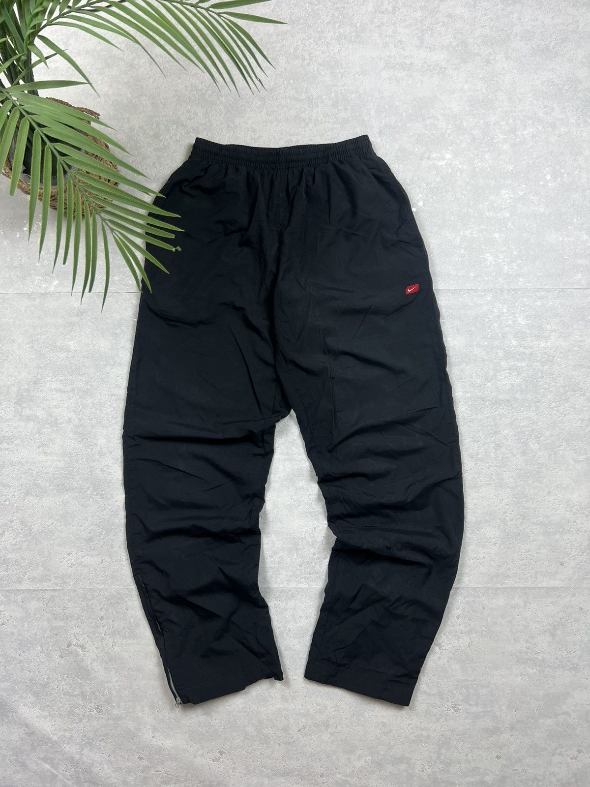 Nike 90s Nike Swoosh Vintage Y2K Oversized Retro Parachute Pants Size US 32 / EU 48 - 1 Thumbnail