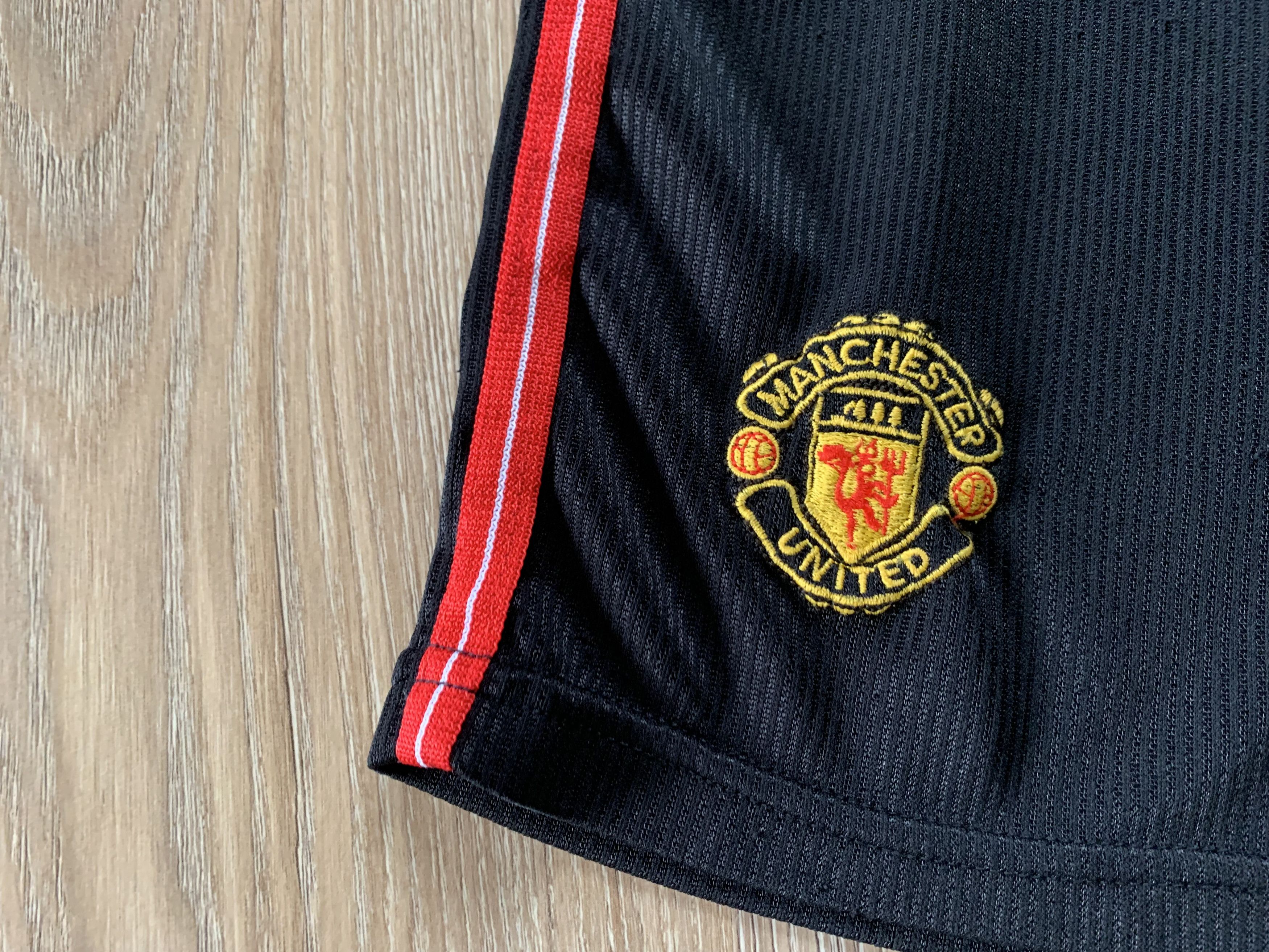 Umbro Umbro Vintage Manchester Training Black Shorts Size US 32 / EU 48 - 6 Thumbnail