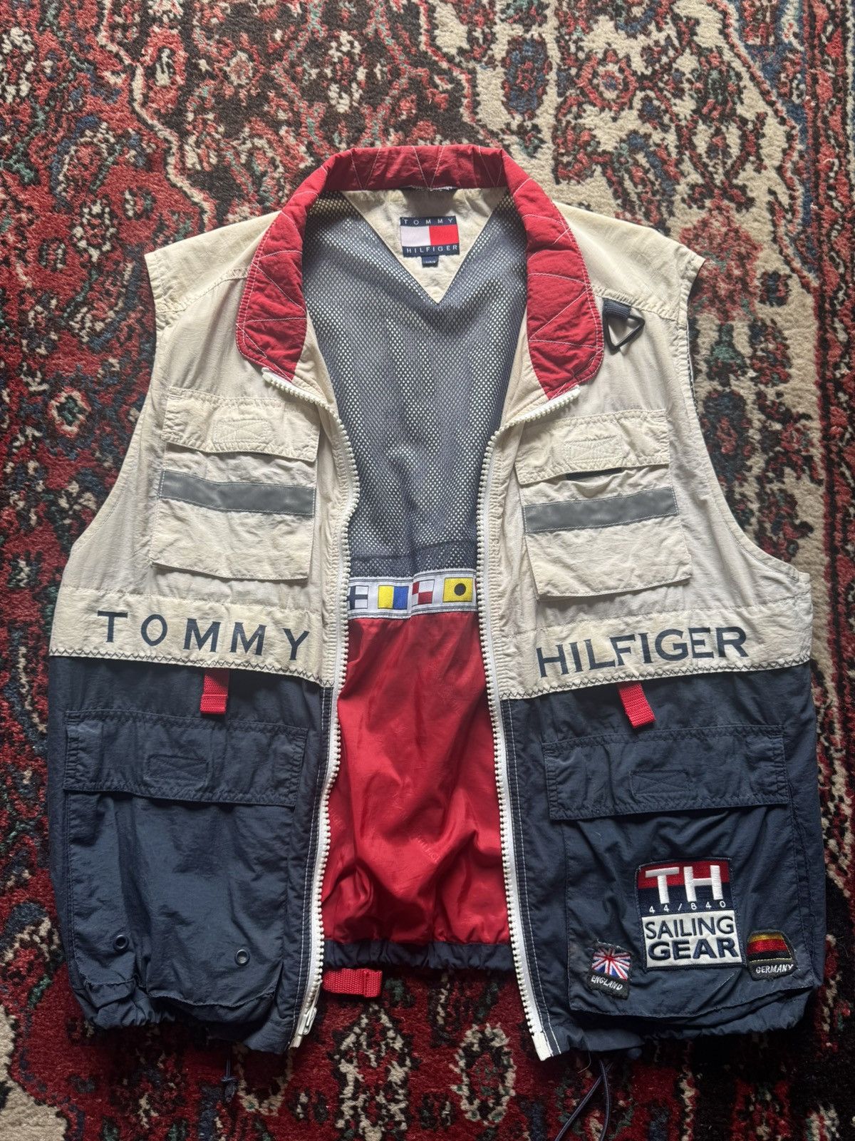 Tommy Hilfiger Vintage Tommy Hilfiger Sailing Gear Vest Size US L / EU 52-54 / 3 - 1 Thumbnail