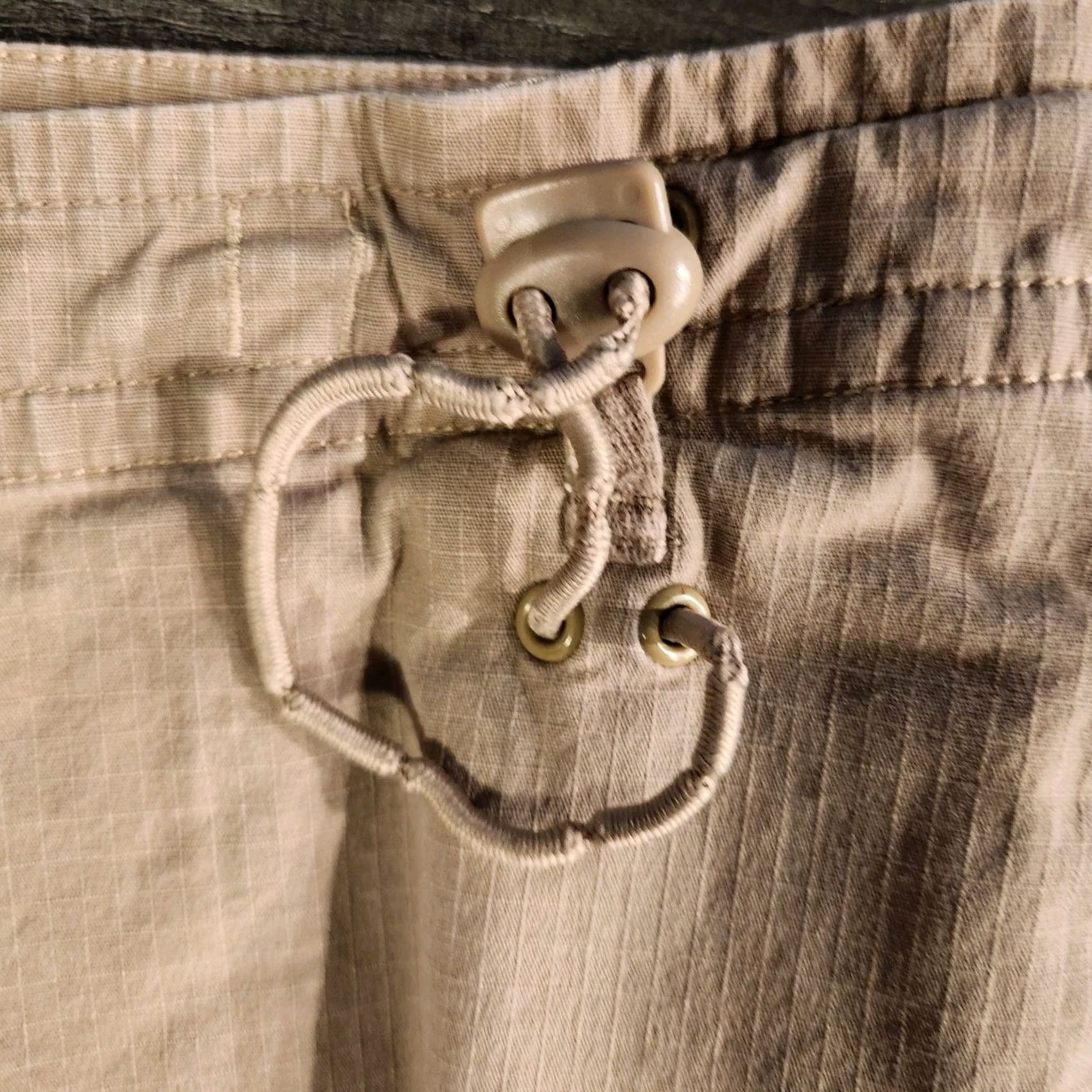Nike VINTAGE Nike Cargo Shorts Mens Large Khaki Outdoors Fishing Ripstop Y2K Hiking Cargo Pocket Men Size L Beige Cotton Canvas Logo Size US 33 - 5 Thumbnail