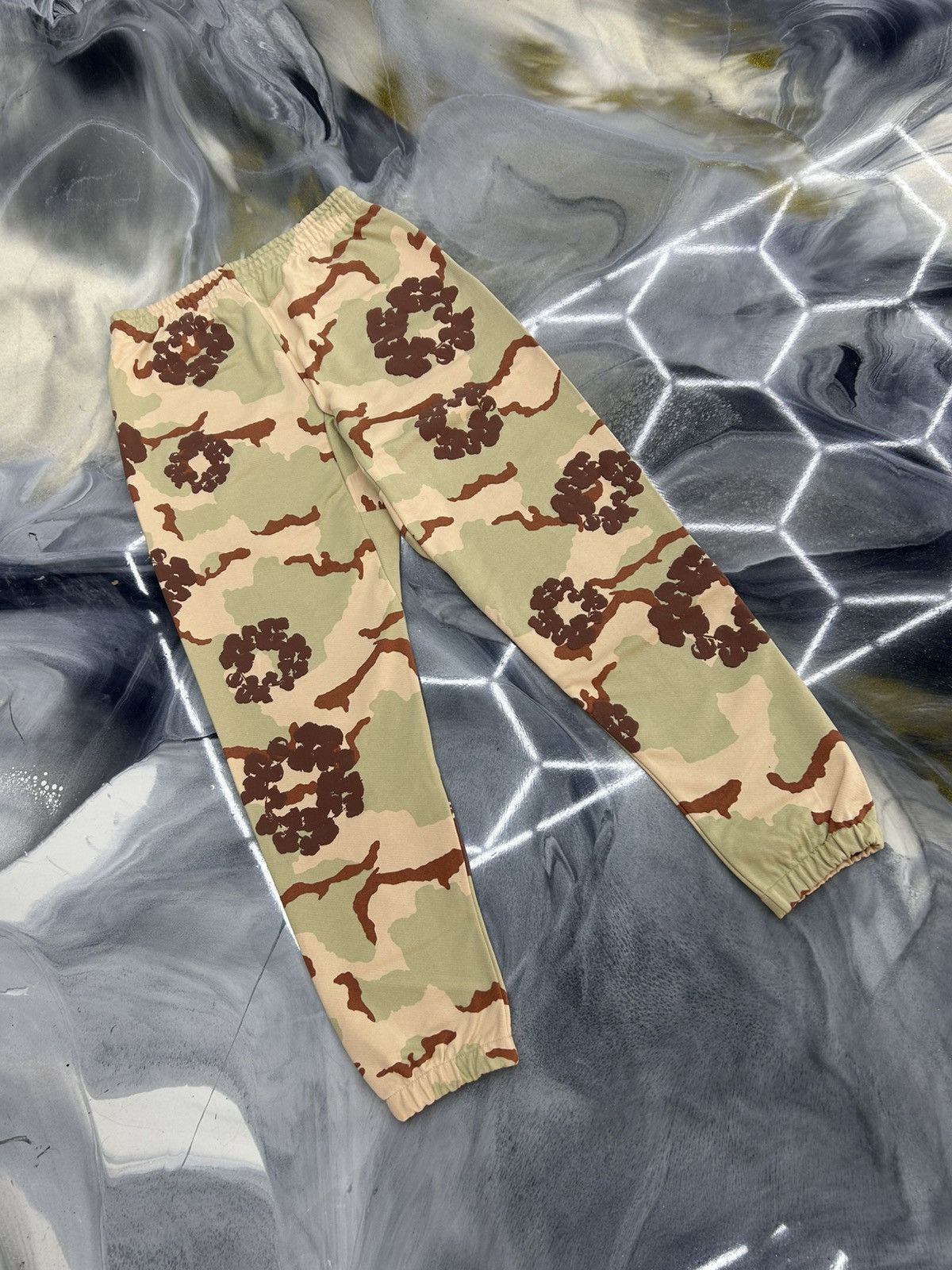 DENIM TEARS Denim Tears Tan Camo Cotton Wreath Sweatpants Size M Size US 32 / EU 48 - 10 Thumbnail