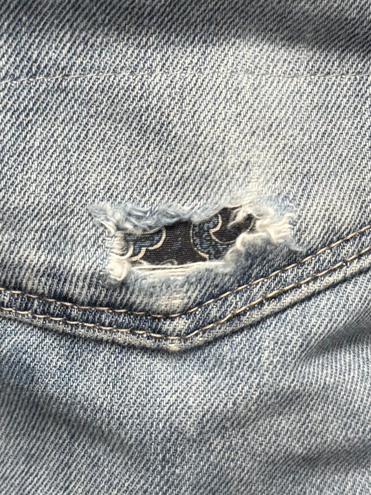 Gucci Vintage Gucci Light Wash Blue Distressed Skinny Jeans Size US 30 / EU 46 - 6 Thumbnail