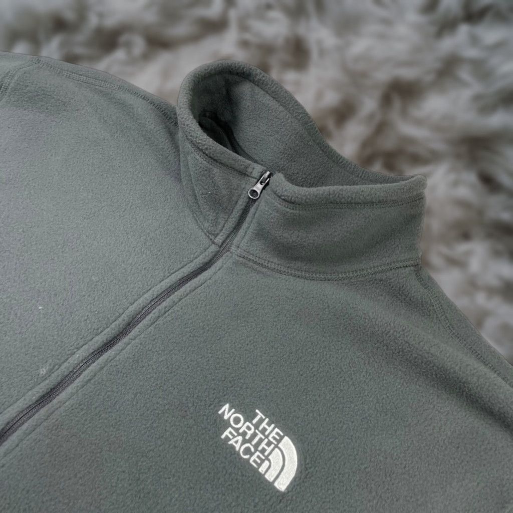 The North Face The North Face Men’s 1/4 Zip Fleece Pullover Gray 2XL Mens Regular Solid 1/4 Zip Pullover Activewear Jacket? Size US XXL / EU 58 / 5 - 1 Thumbnail