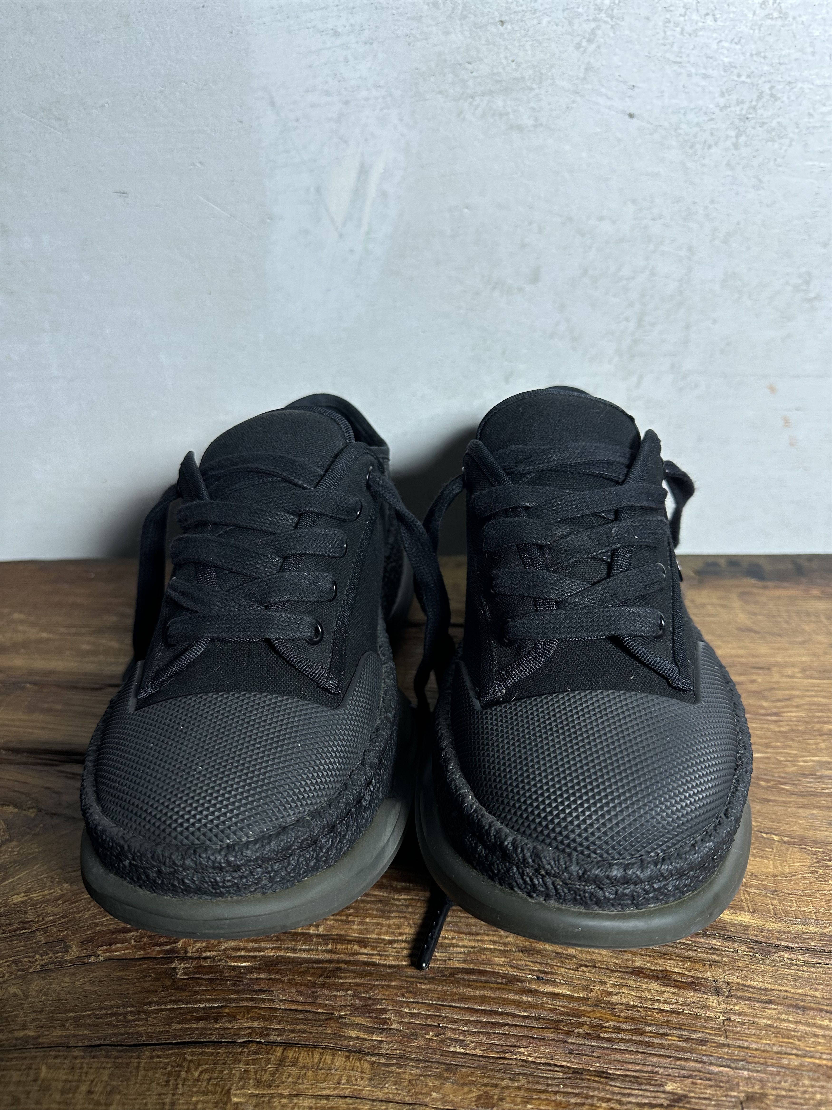 Alexander Wang Alexander Wang A1 Low Top Sneaker Canvas Size US 8 / IT 38 - 9 Thumbnail