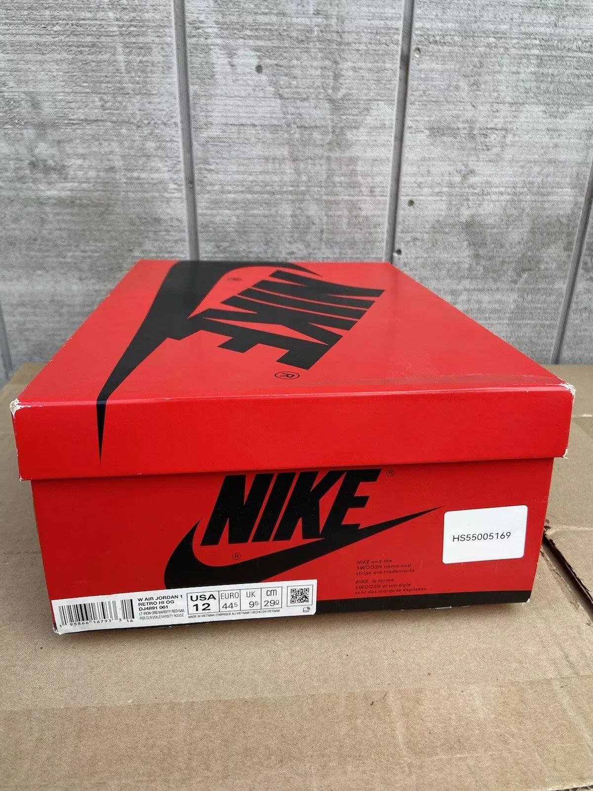 Nike Jordan 1 High Varsity Red Chenille DJ4891-061 Women 12/10.5M Size US 12 / IT 42 - 11 Thumbnail