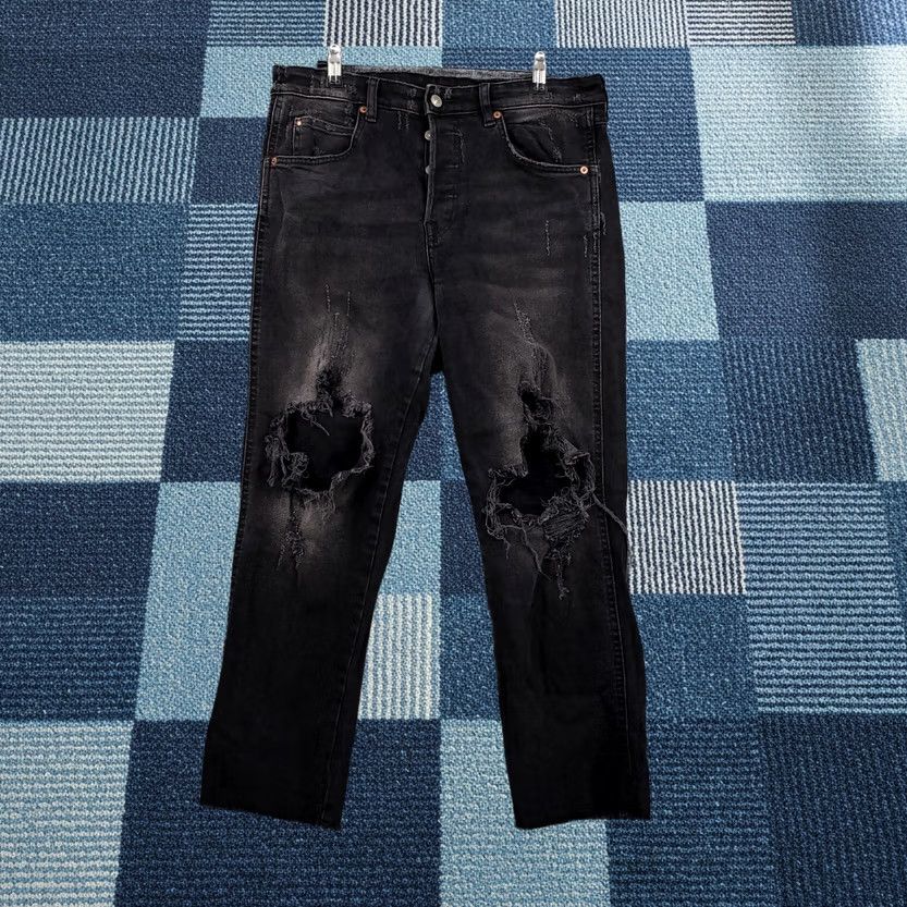H&M H&M Jeans Womens 12 Black Button Fly Mid Rise Ankle Crop Denim Distressed Size 34" / US 12 / IT 48 - 1 Thumbnail