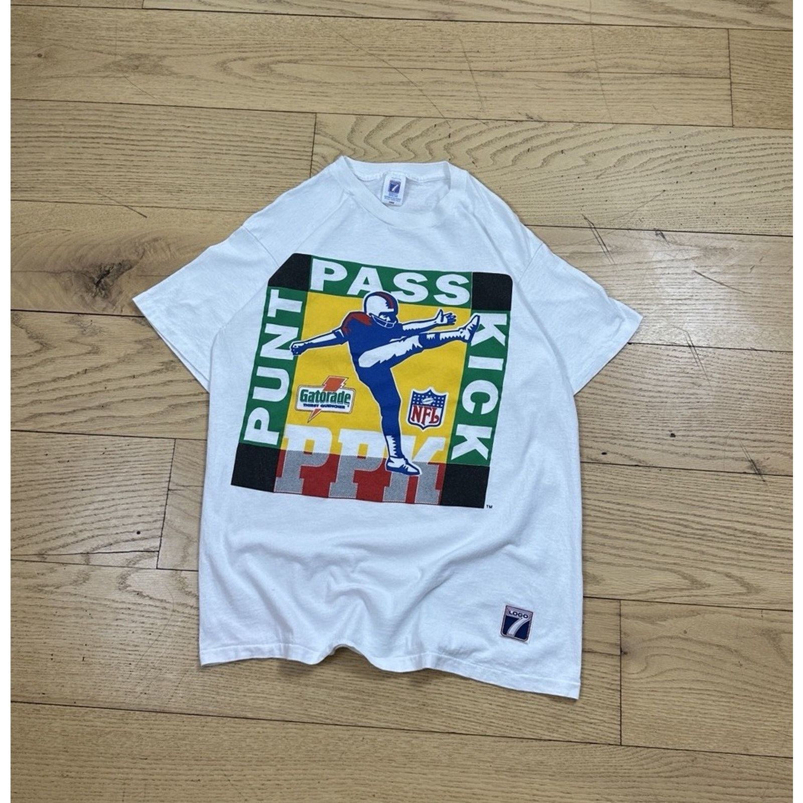 Logo 7 × NFL × Vintage Vintage NFL Punt Pass Kick T-shirt Size US L / EU 52-54 / 3 - 1 Thumbnail