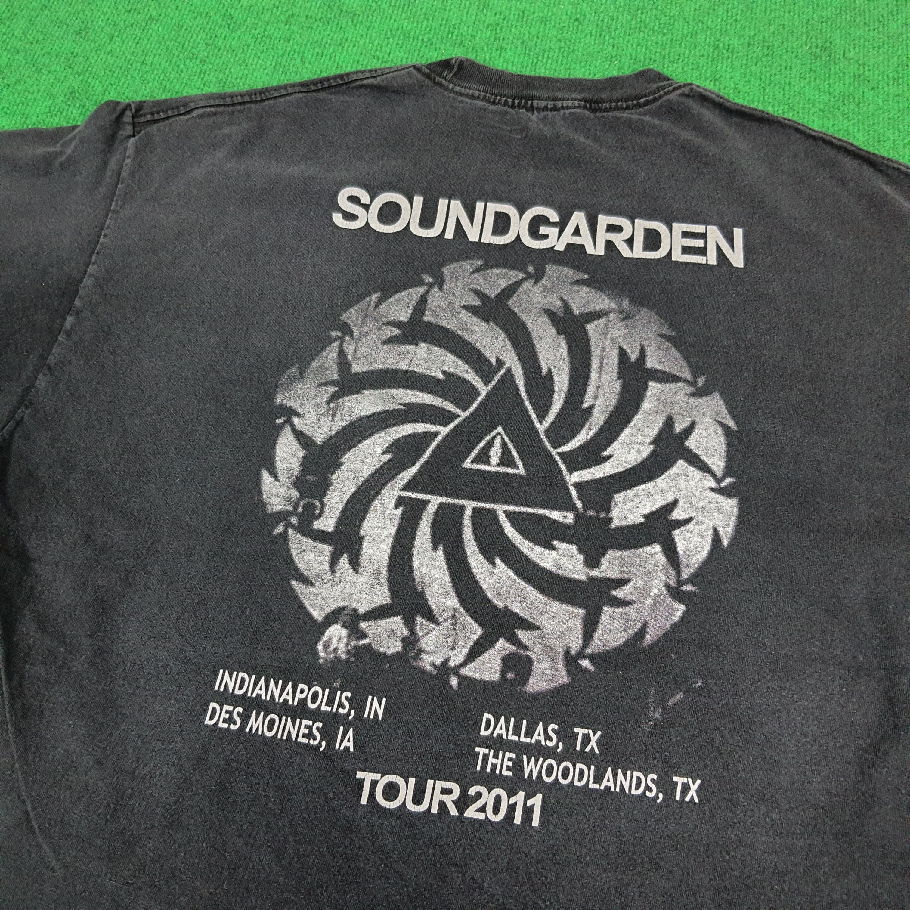 Band Tees × Vintage Vintage Soundgarden American Rock Band T-shirt Size US XL / EU 56 / 4 - 4 Thumbnail