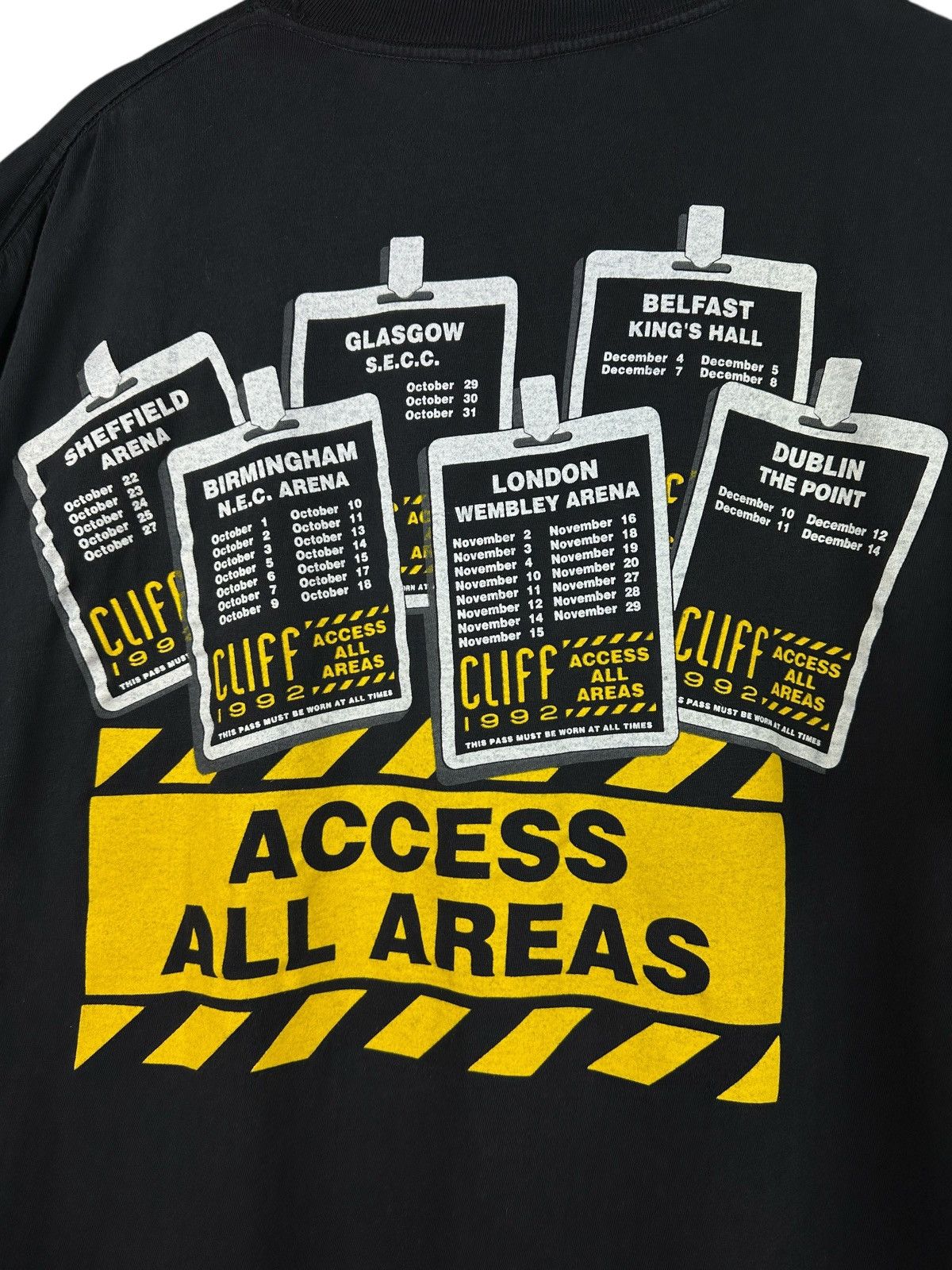 Band Tees Vintage 1992 Cliff Richard Access All Areas Tour T-Shirt Size US XL / EU 56 / 4 - 13 Thumbnail