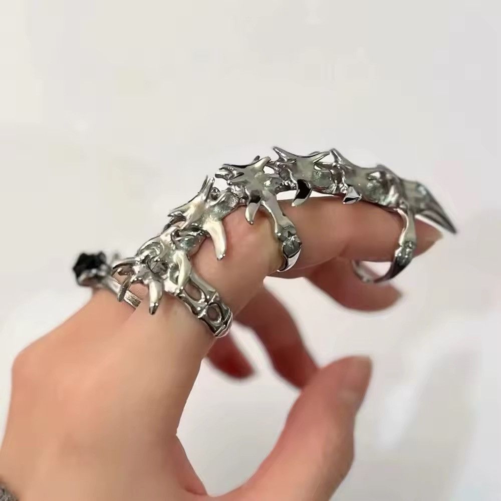 Jewelry × Vintage Cool Punk Cyberpunk Skeleton Spike Metal Ring Size ONE SIZE - 2 Thumbnail