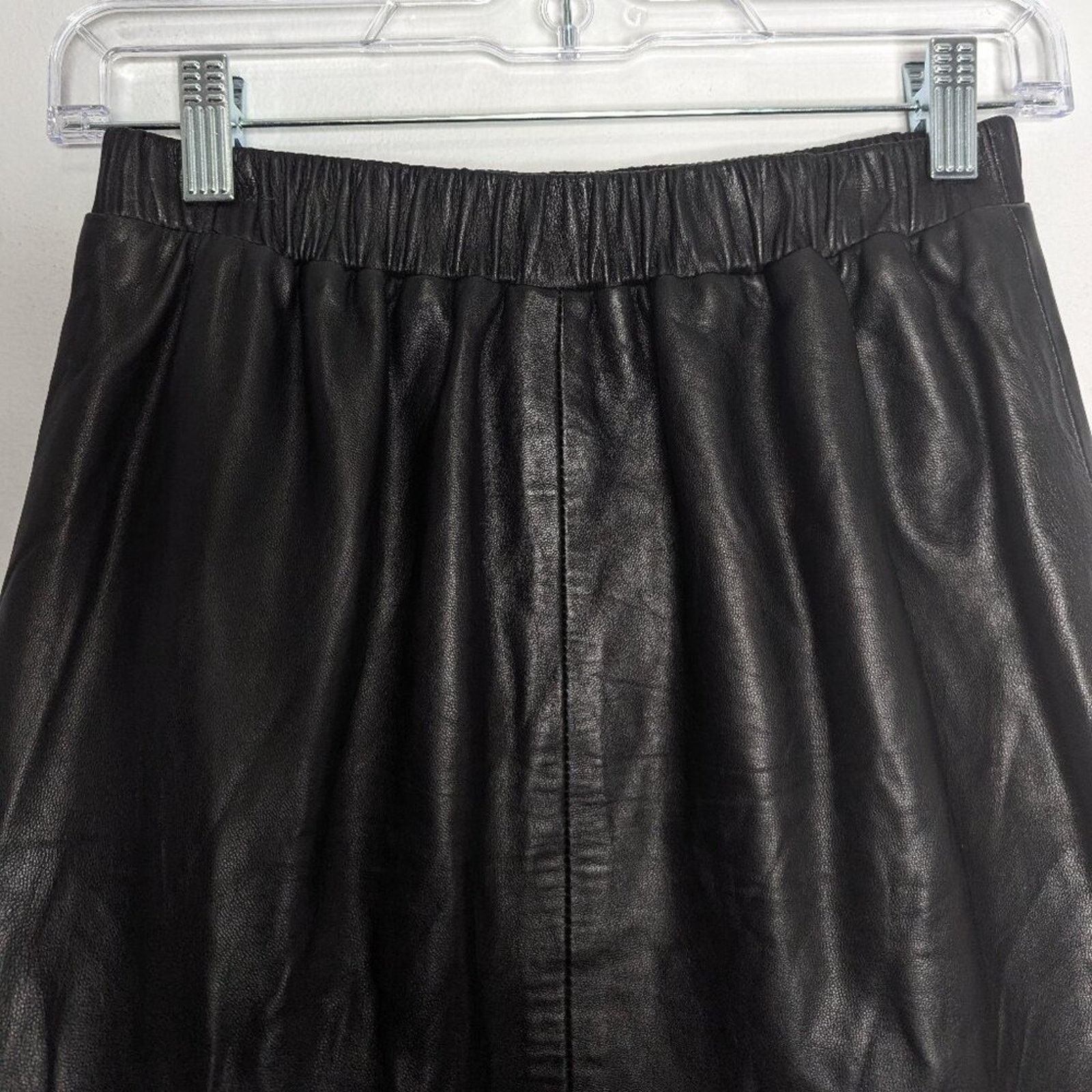 Vintage Siena Vintage Black Leather Pencil Mini Skirt Elastic Waist Size 27" / US 4 / IT 40 - 6 Thumbnail