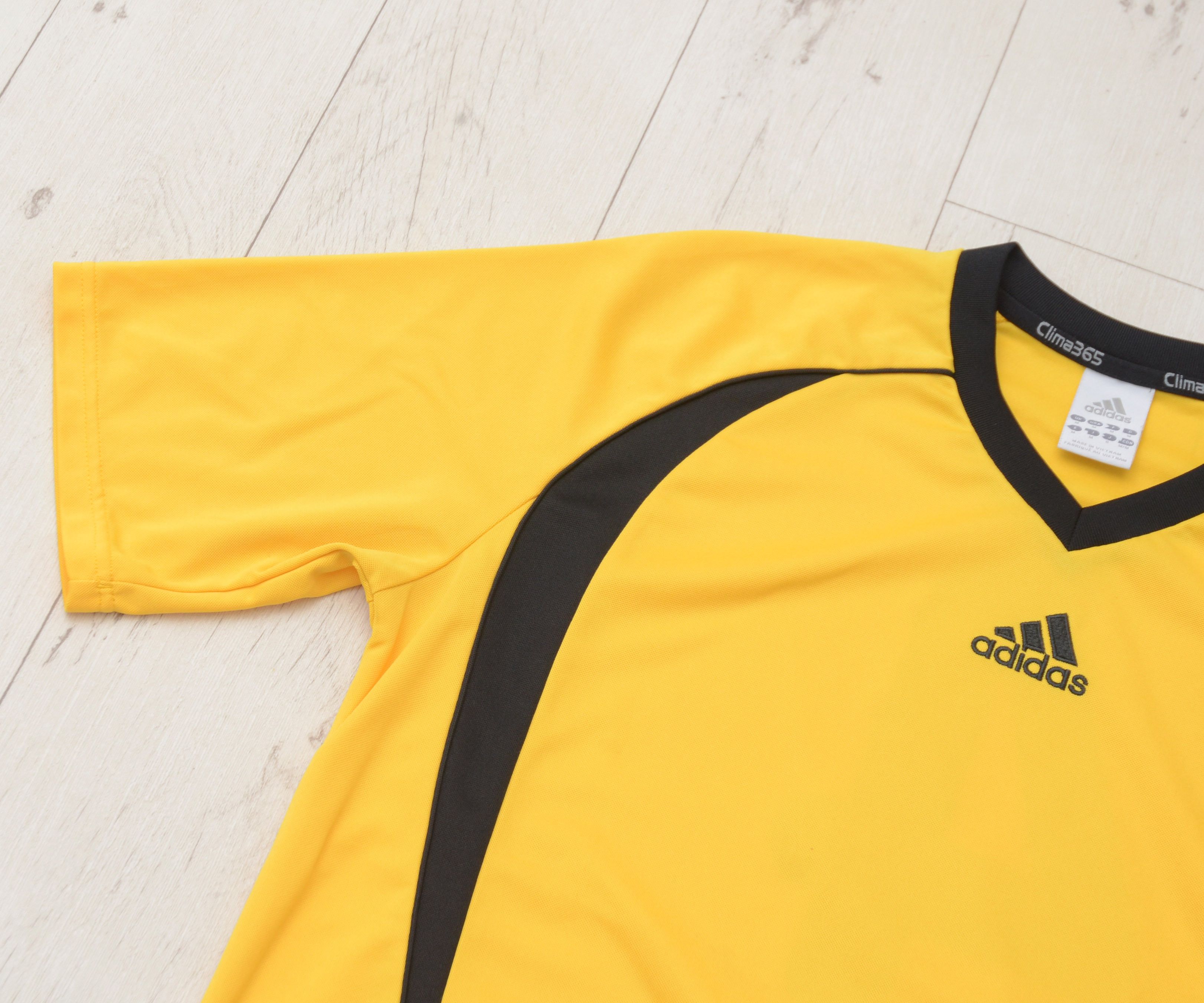 Adidas × Vintage Vintage Adidas Soccer Jersey Tee Kit Hype Y2K #4 centr logo Size US M / EU 48-50 / 2 - 4 Thumbnail