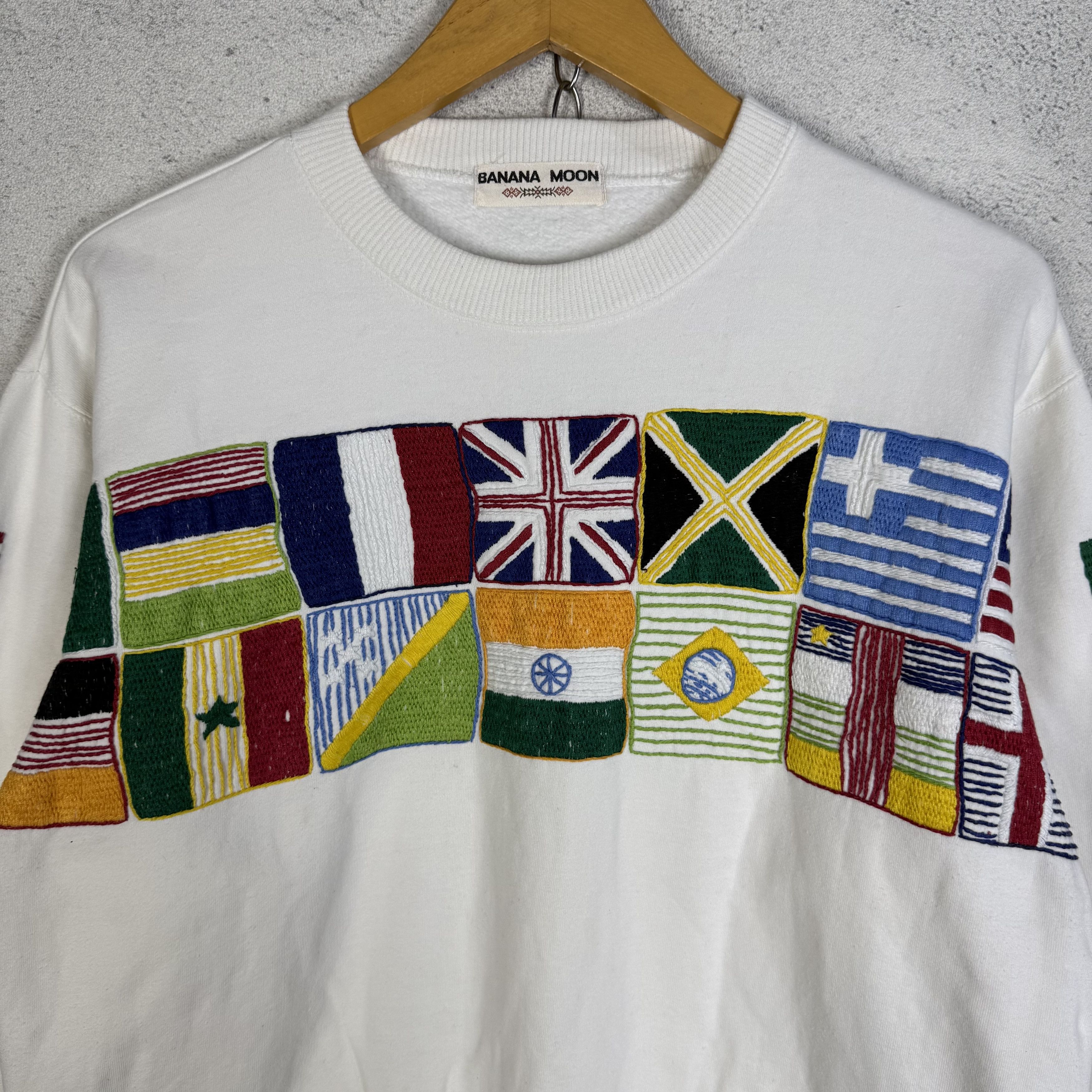 Japanese Brand Vintage Banana Moon Country Flag Sweatshirt Crewneck Size US S / EU 44-46 / 1 - 3 Thumbnail
