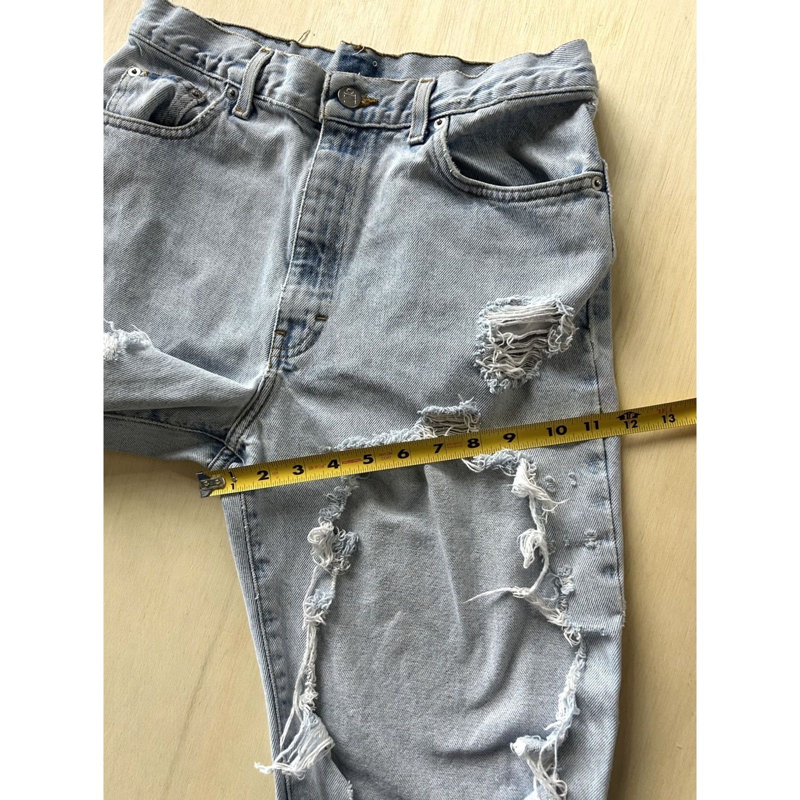 Calvin Klein Calvin Klein Jeans Womens 30x28 Light Wash Mid Rise Distressed Straight Leg Denim Jeans Mens? Size 30" / US 8 / IT 44 - 7 Thumbnail