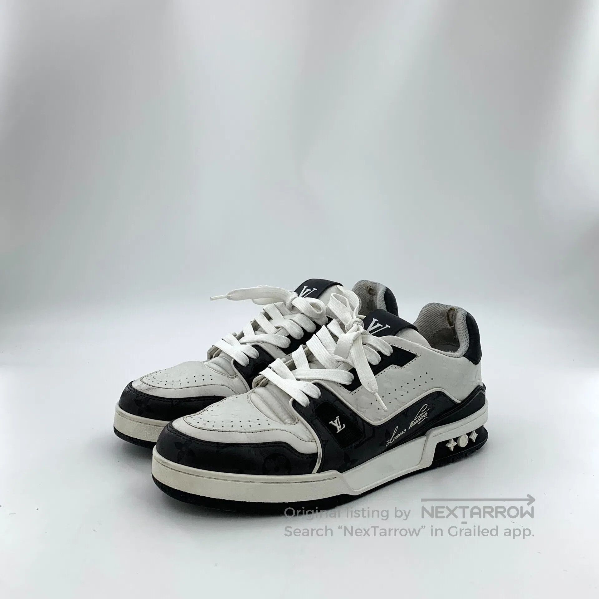 Louis Vuitton Louis Vuitton Black and White Color Laced Casual Flat Spor Size US 8 / EU 41 - 1 Thumbnail