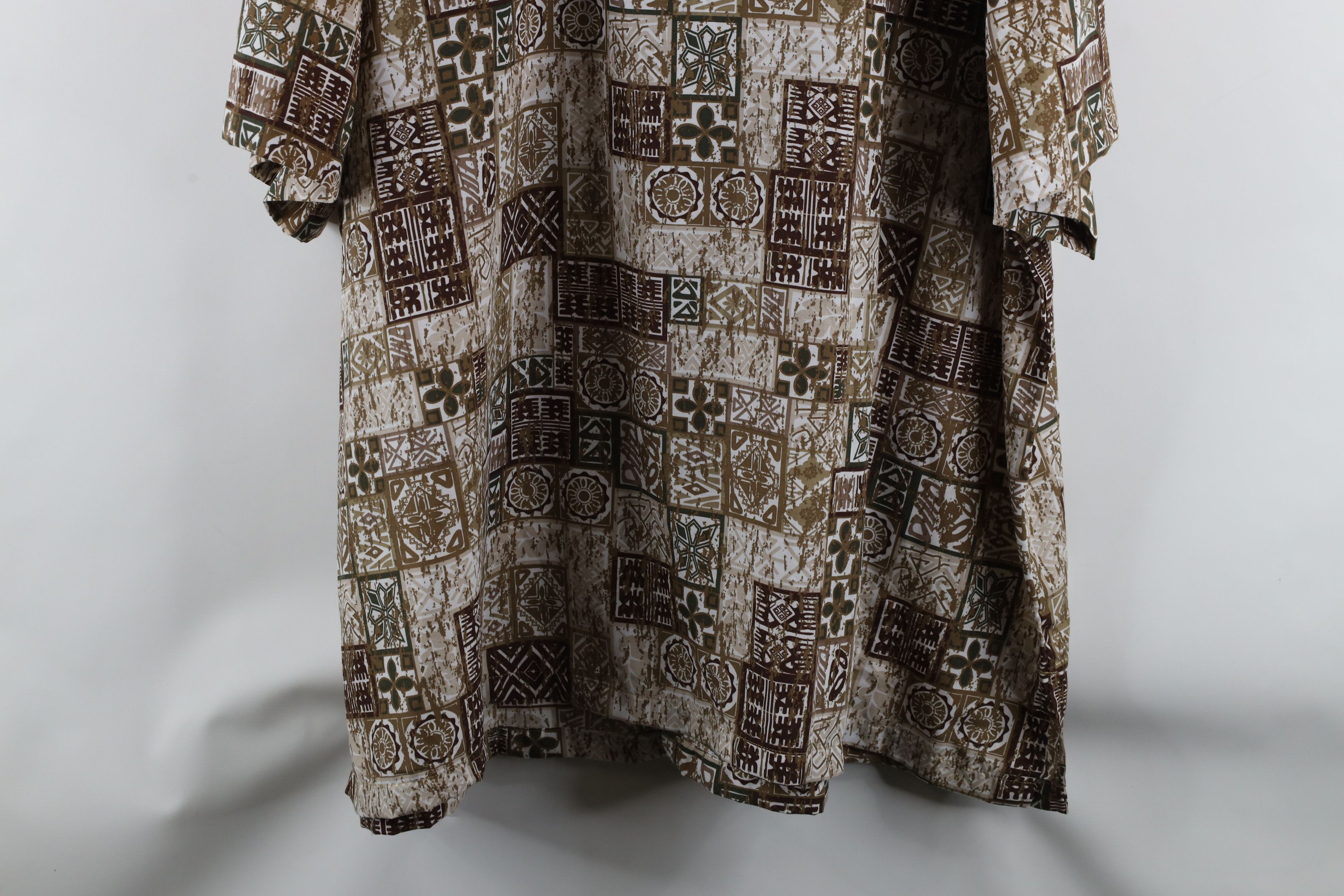 Vintage Vintage 90s Streetwear Tribal Flower Hawaiian Button Shirt Size US XXL / EU 58 / 5 - 8 Thumbnail