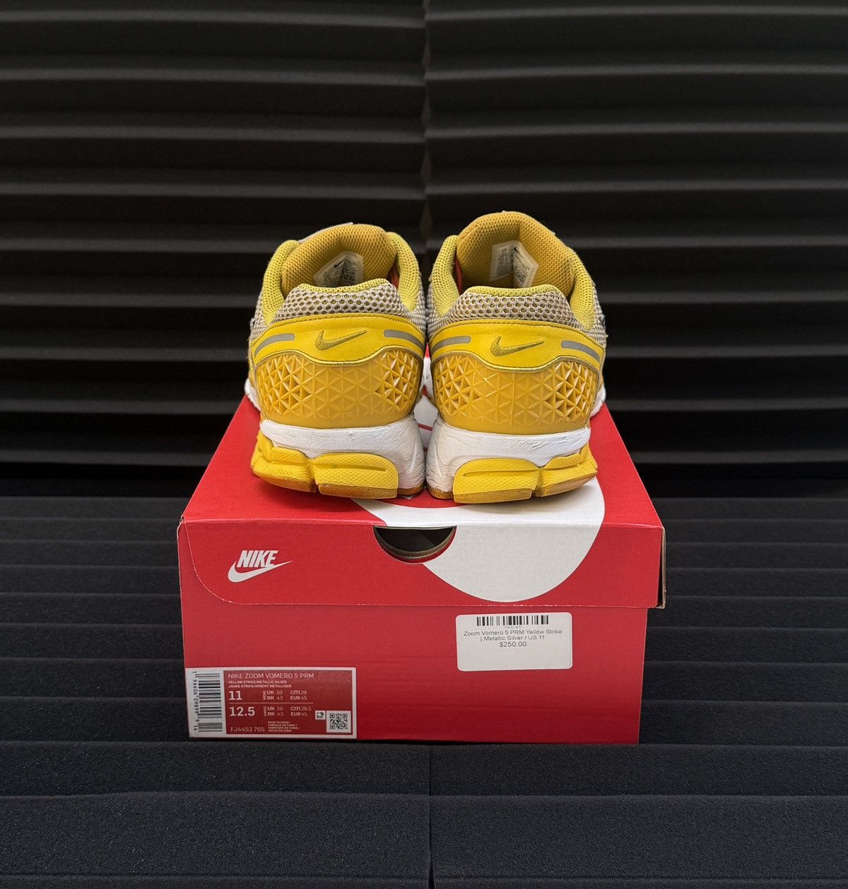 Nike Zoom Vomero 5 'Yellow Ochre" Rare Size US 11 / EU 44 - 6 Thumbnail