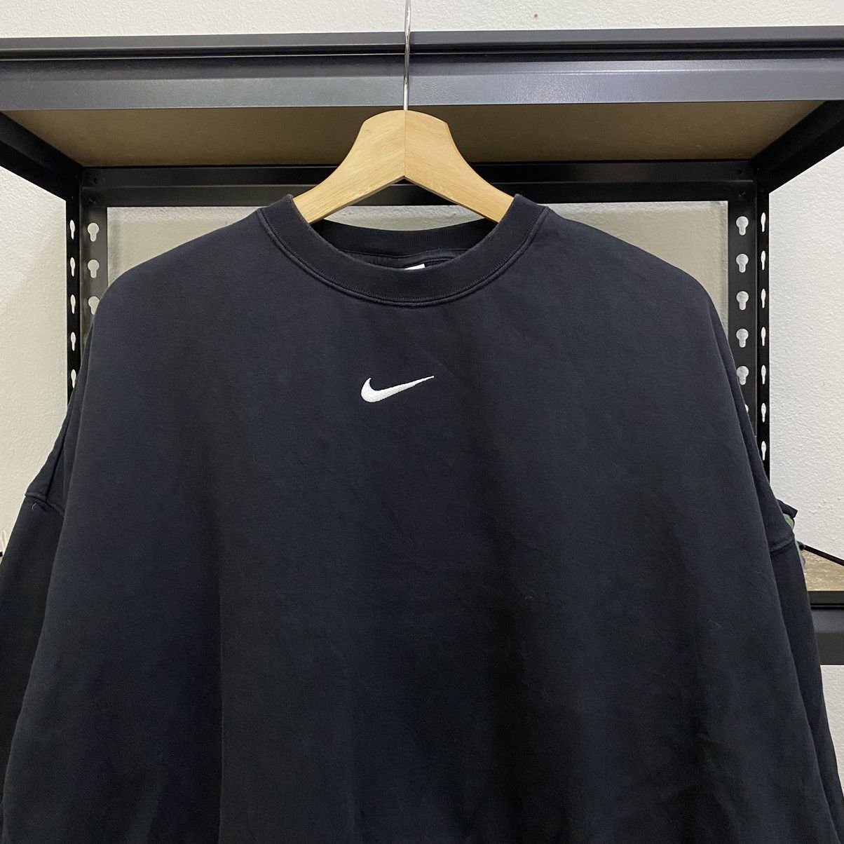 Nike × Vintage Sweatshirt Croptop Nike Mini Swoosh Center Logo Crewneck Size M / US 6-8 / IT 42-44 - 2 Thumbnail