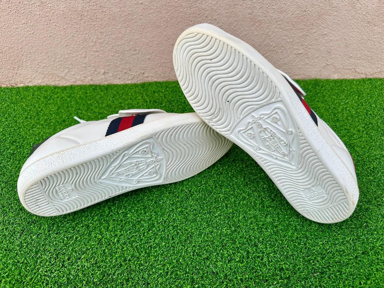 Gucci Authentic Gucci New Ace Vintage Web Crystal Pineapple Size US 8 / IT 38 - 4 Thumbnail