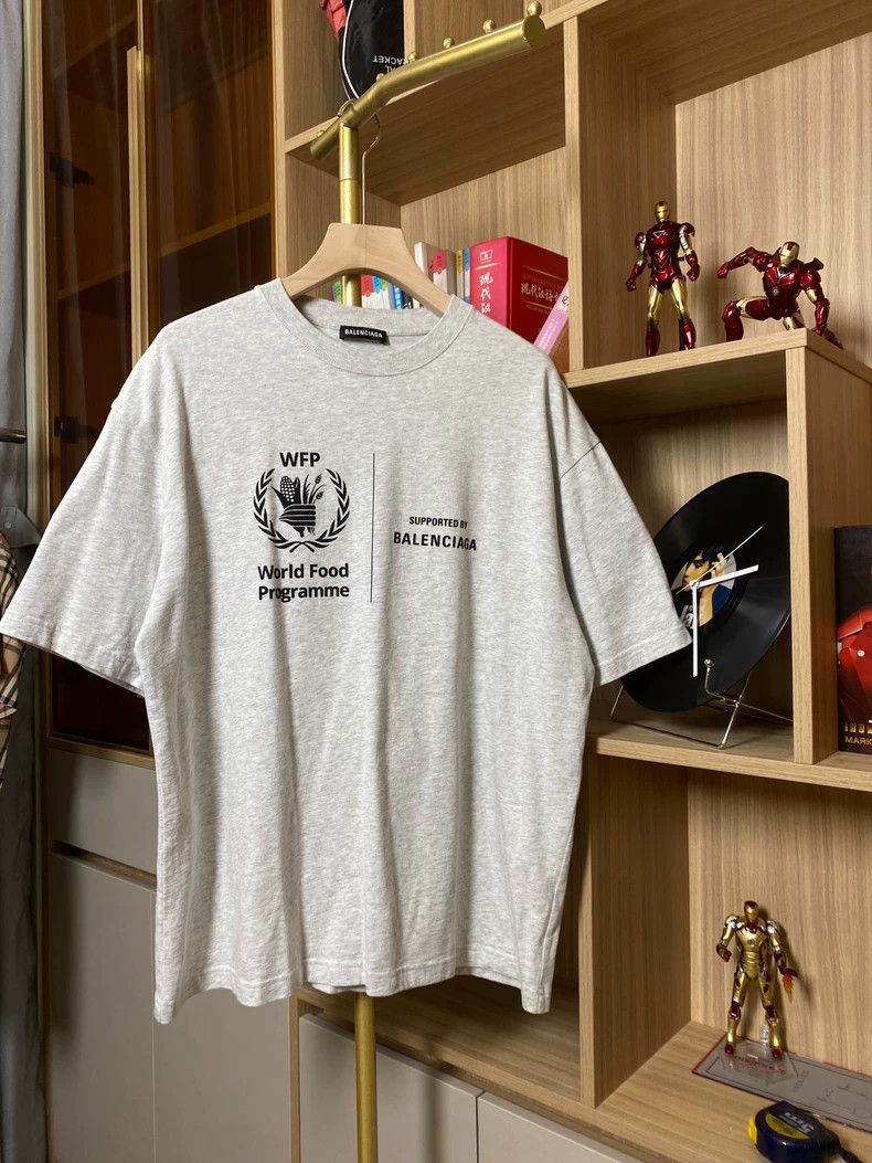Balenciaga Balenciaga WFP Collaboration Short Sleeve Tee - dmc Size US M / EU 48-50 / 2 - 1 Thumbnail
