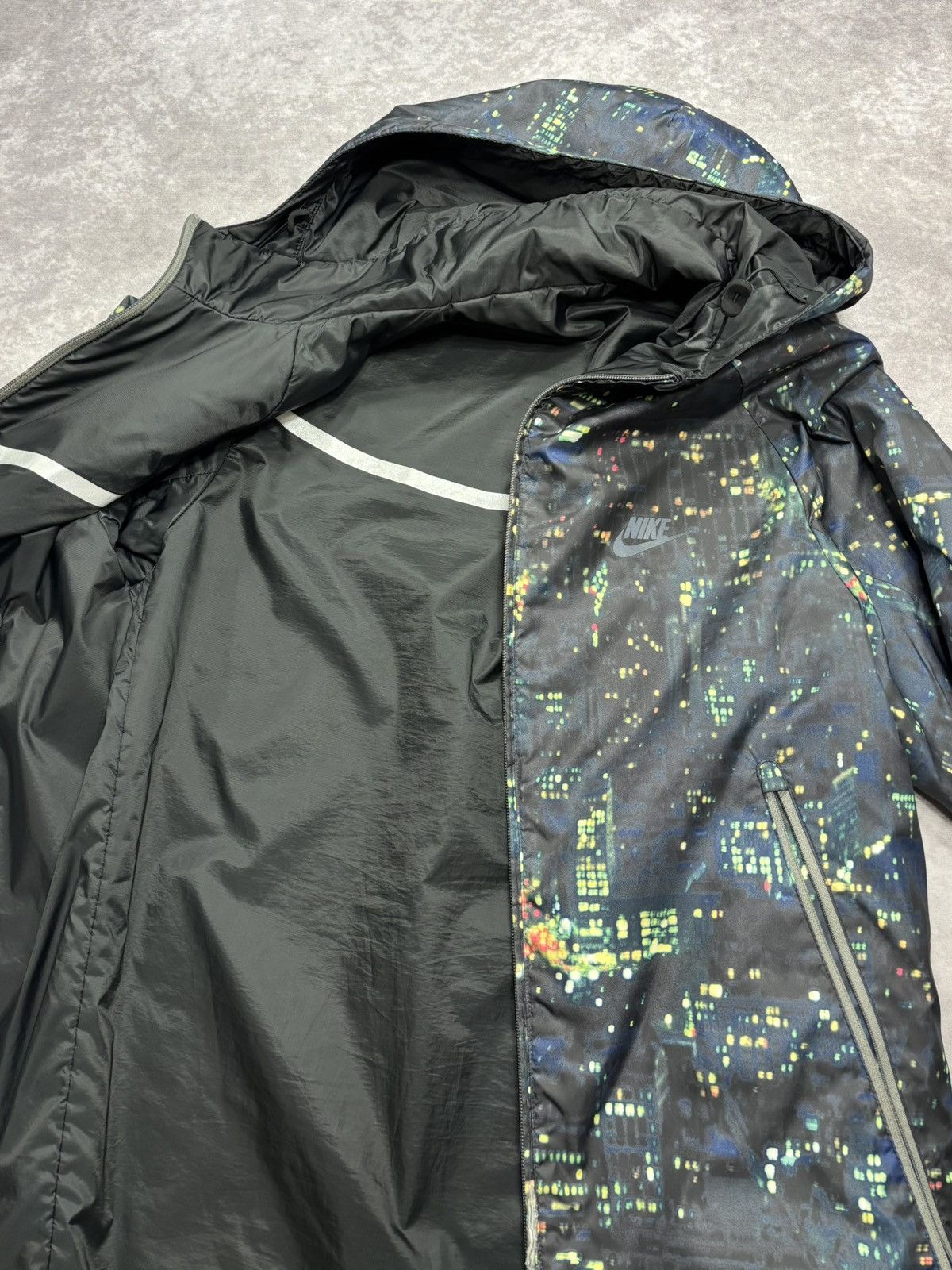 Nike Vintage Nike Run Reversible City Jacket Size US L / EU 52-54 / 3 - 3 Thumbnail
