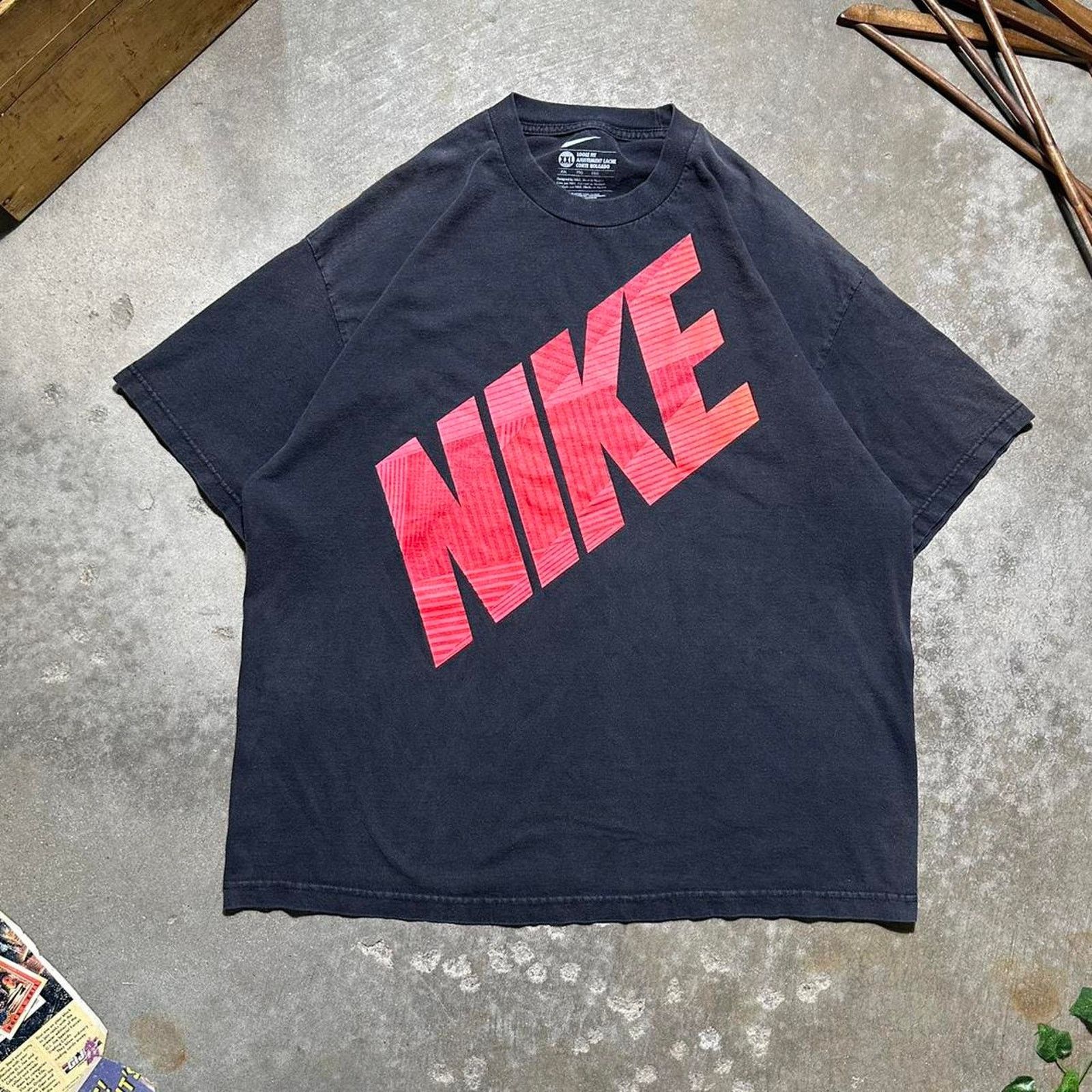 Nike Vintage Y2K Nike Large Spell Out Faded Black Red Tee Shirt Size US XXL / EU 58 / 5 - 1 Thumbnail