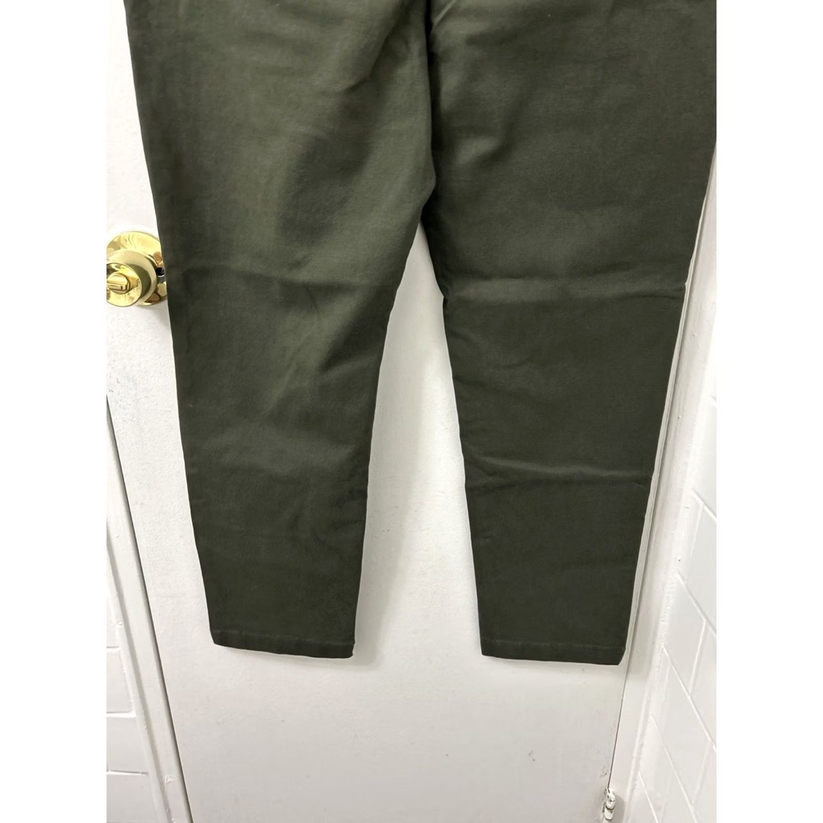 Banana Republic Banana Republic Traveller Pants Mens 31x30 Green Slim Chino NWT Yoga? Size US 31 - 3 Thumbnail