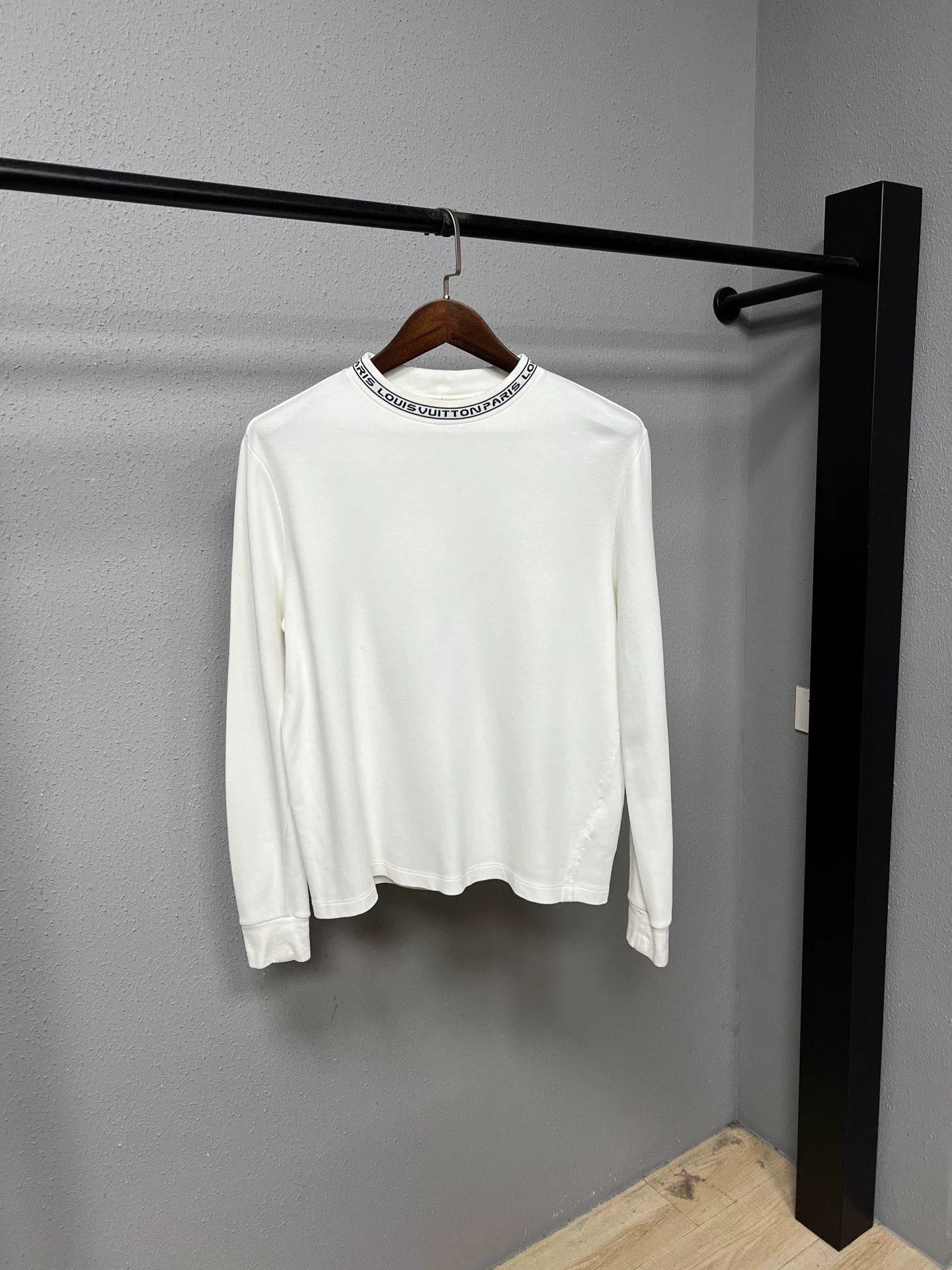 Louis Vuitton LV Collar Slogan Long Sleeve Size US M / EU 48-50 / 2 - 1 Thumbnail