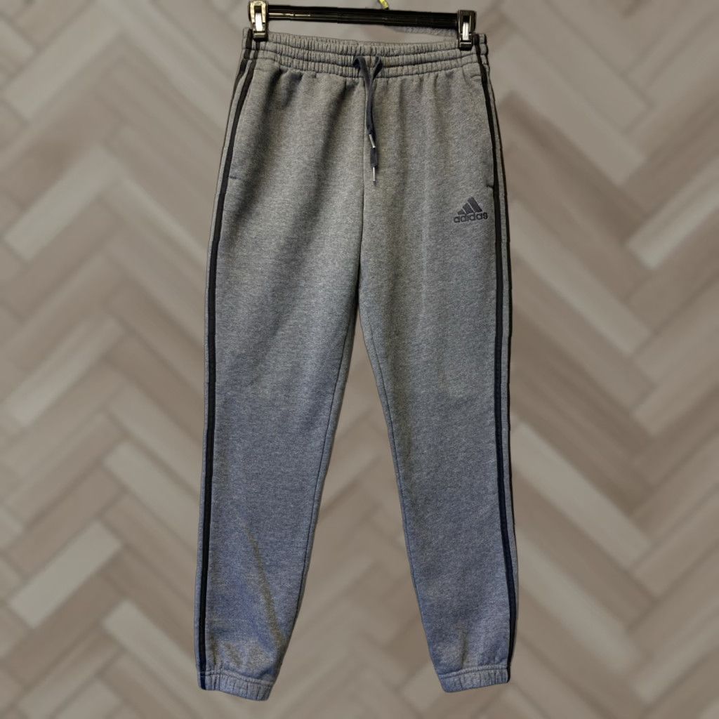 Adidas MENS ADIDAS FLEECE TAPERED CUFF JOGGER PANTS ACTIVEWEAR GRAY M 3 STRIPE Size US 31 - 1 Thumbnail