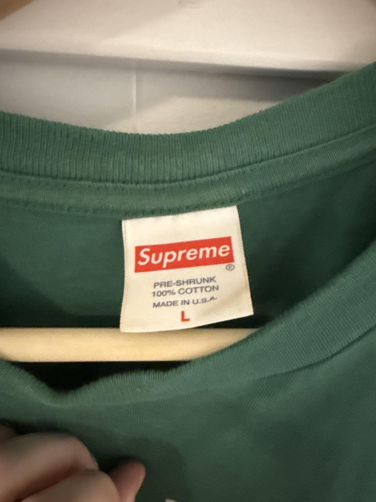 Supreme Supreme too many assholes Size US L / EU 52-54 / 3 - 3 Thumbnail